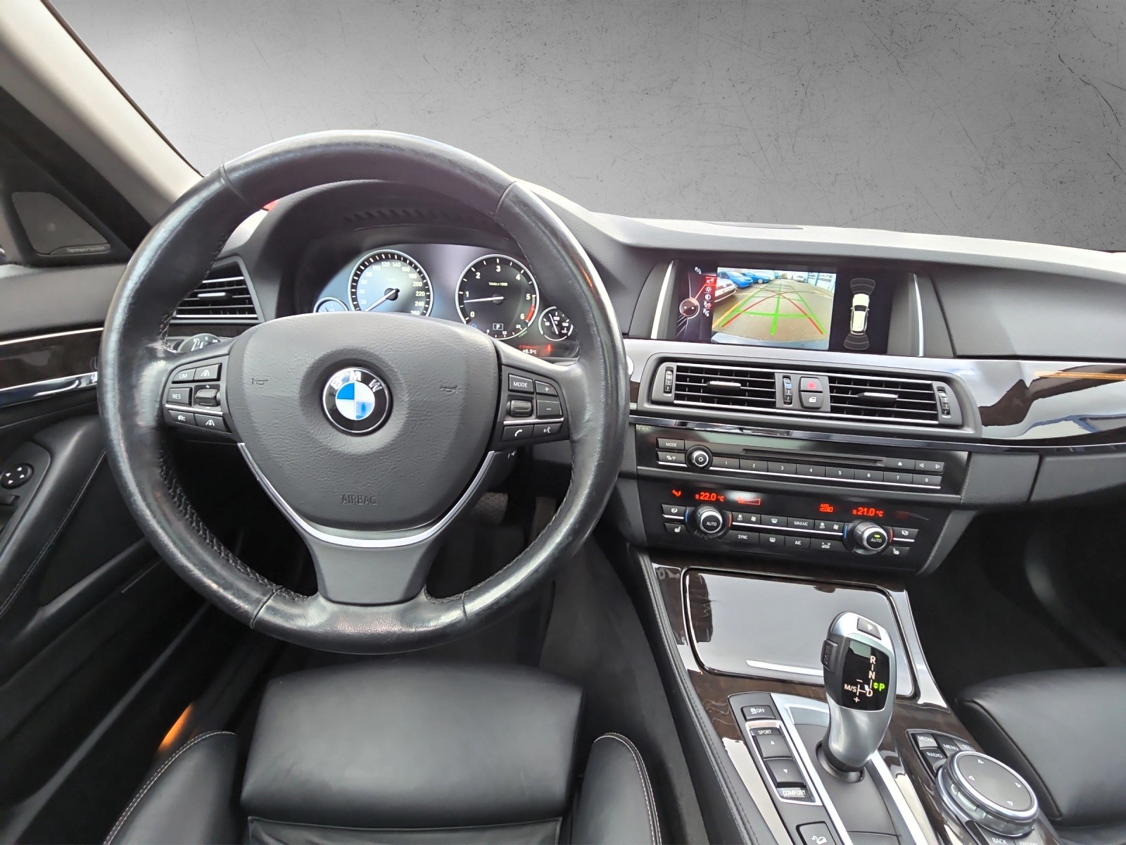 BMW 530d Touring xDrive Luxury Line Steptronic-image-8