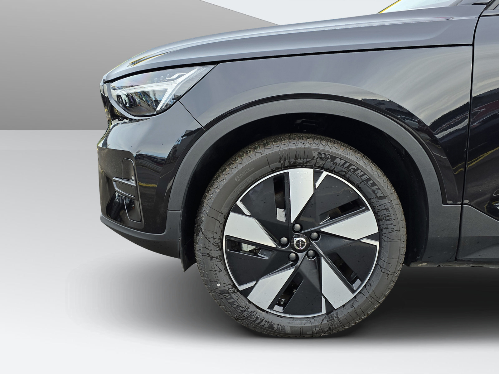 VOLVO C40 Recharge E80 82kWh Twin AWD Pure Electric Plus-image-13
