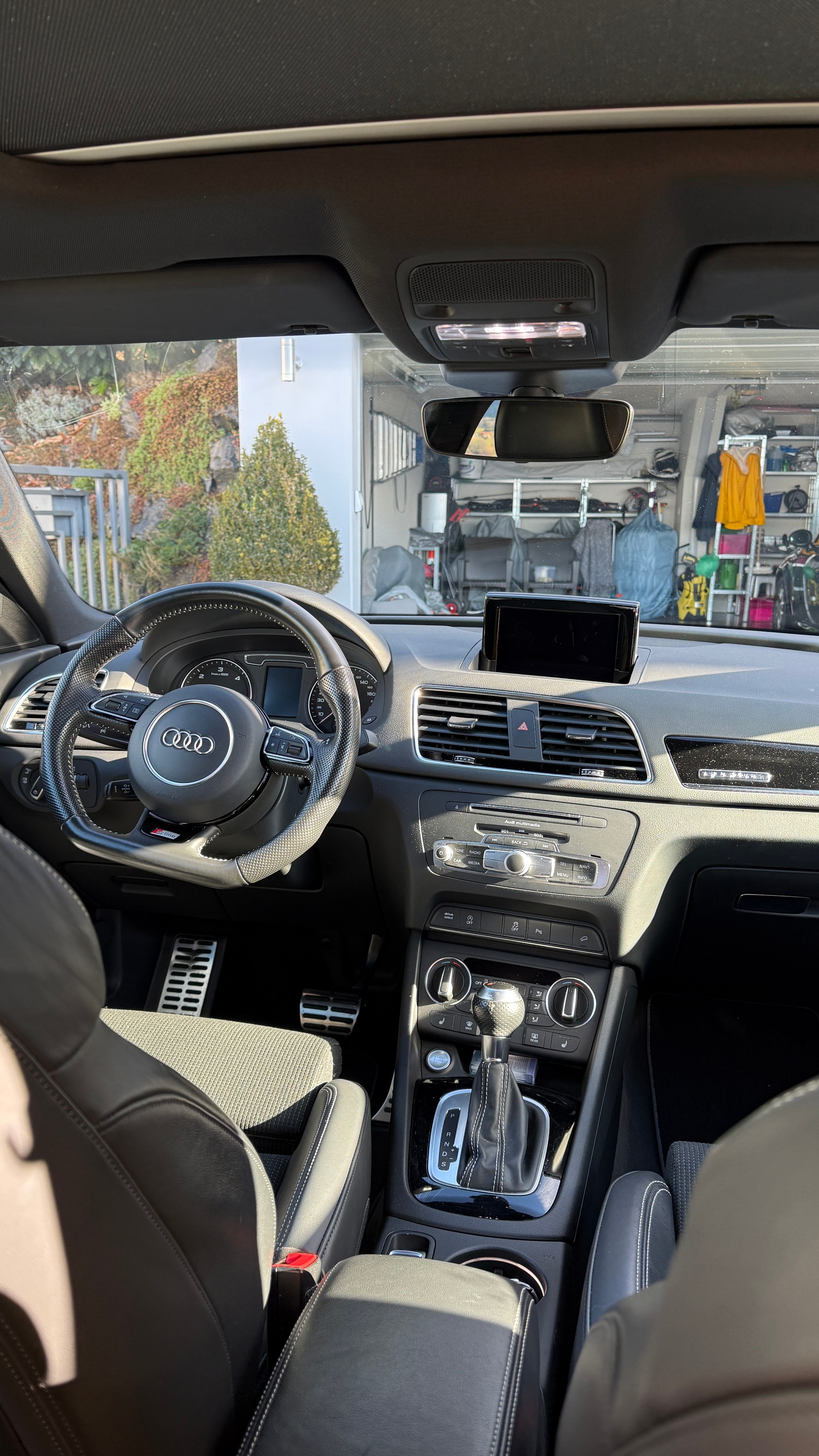 AUDI Q3 2.0 TDI quattro S-tronic-image-4