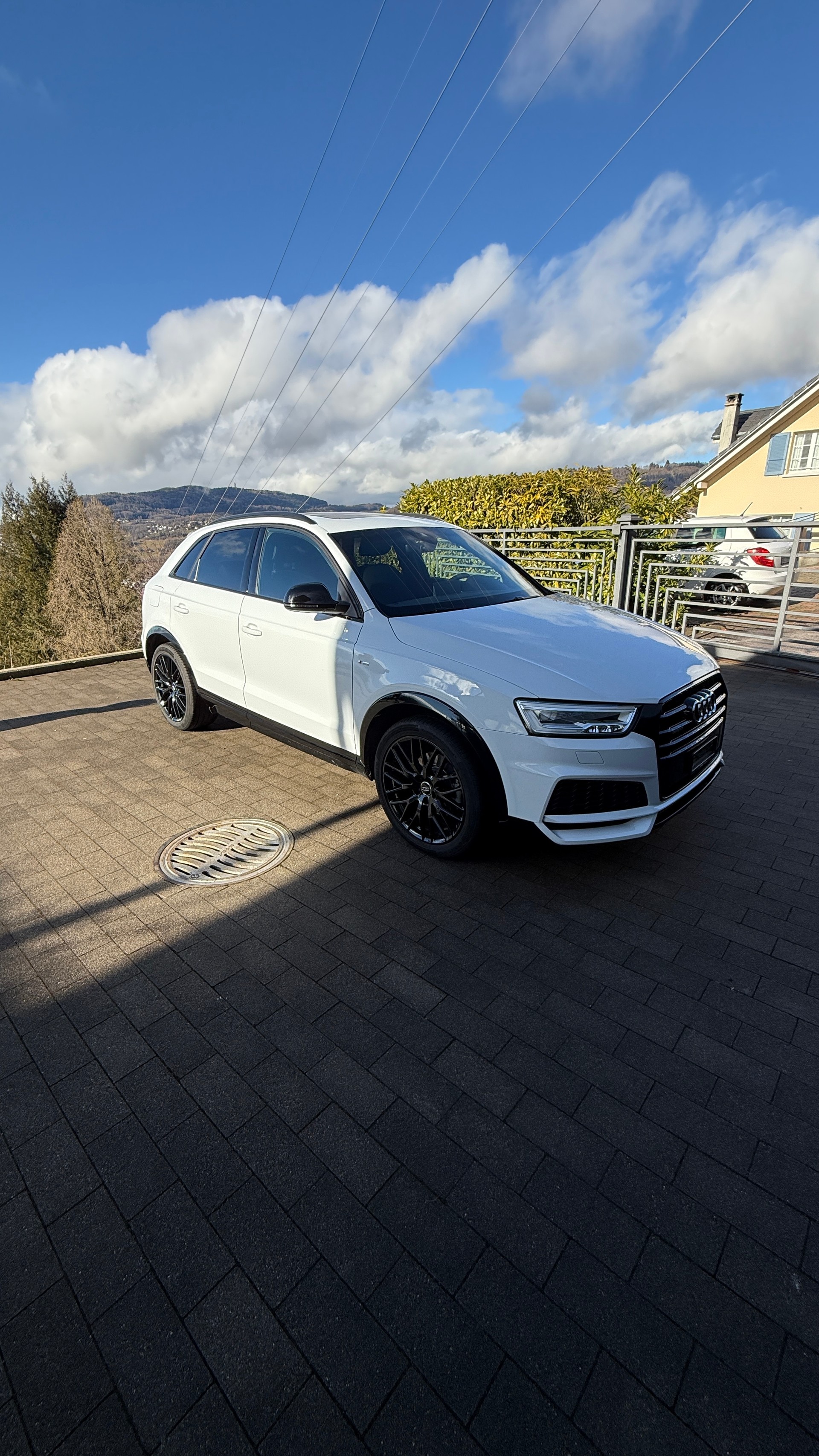 AUDI Q3 2.0 TDI quattro S-tronic-image-3