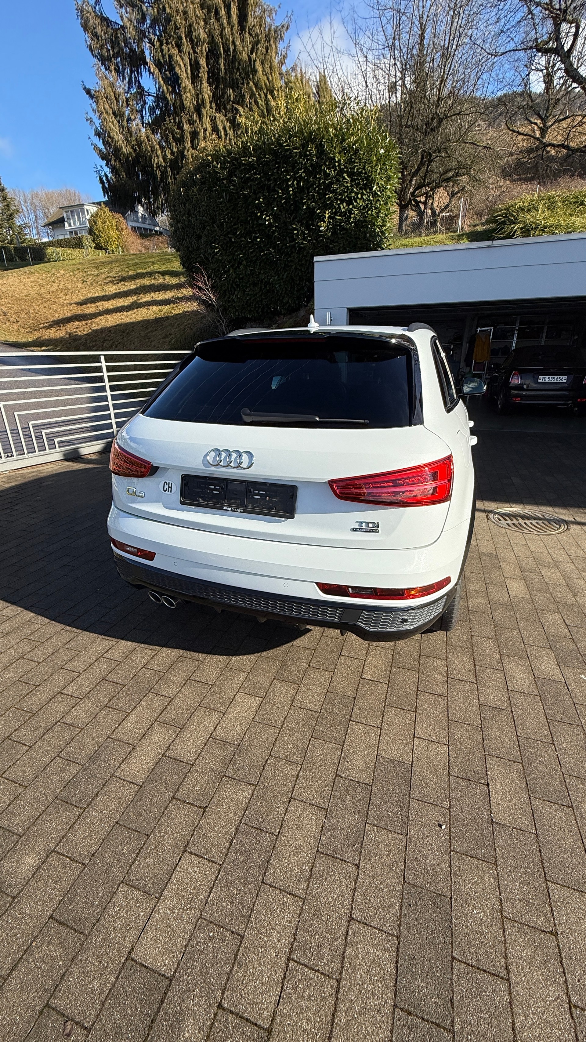AUDI Q3 2.0 TDI quattro S-tronic-image-1