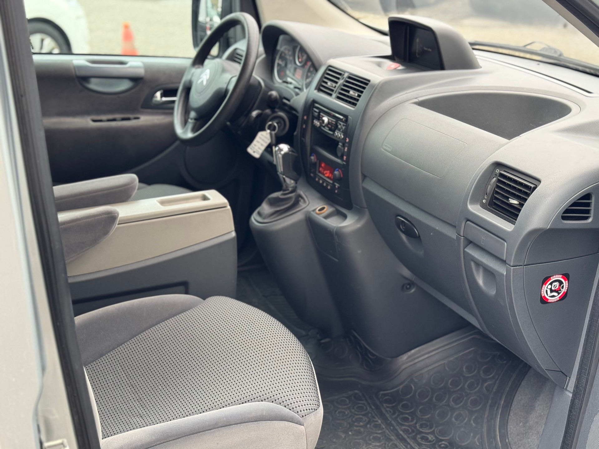 CITROEN Jumpy 2.0 HDi L2H1 Seduction A-image-7