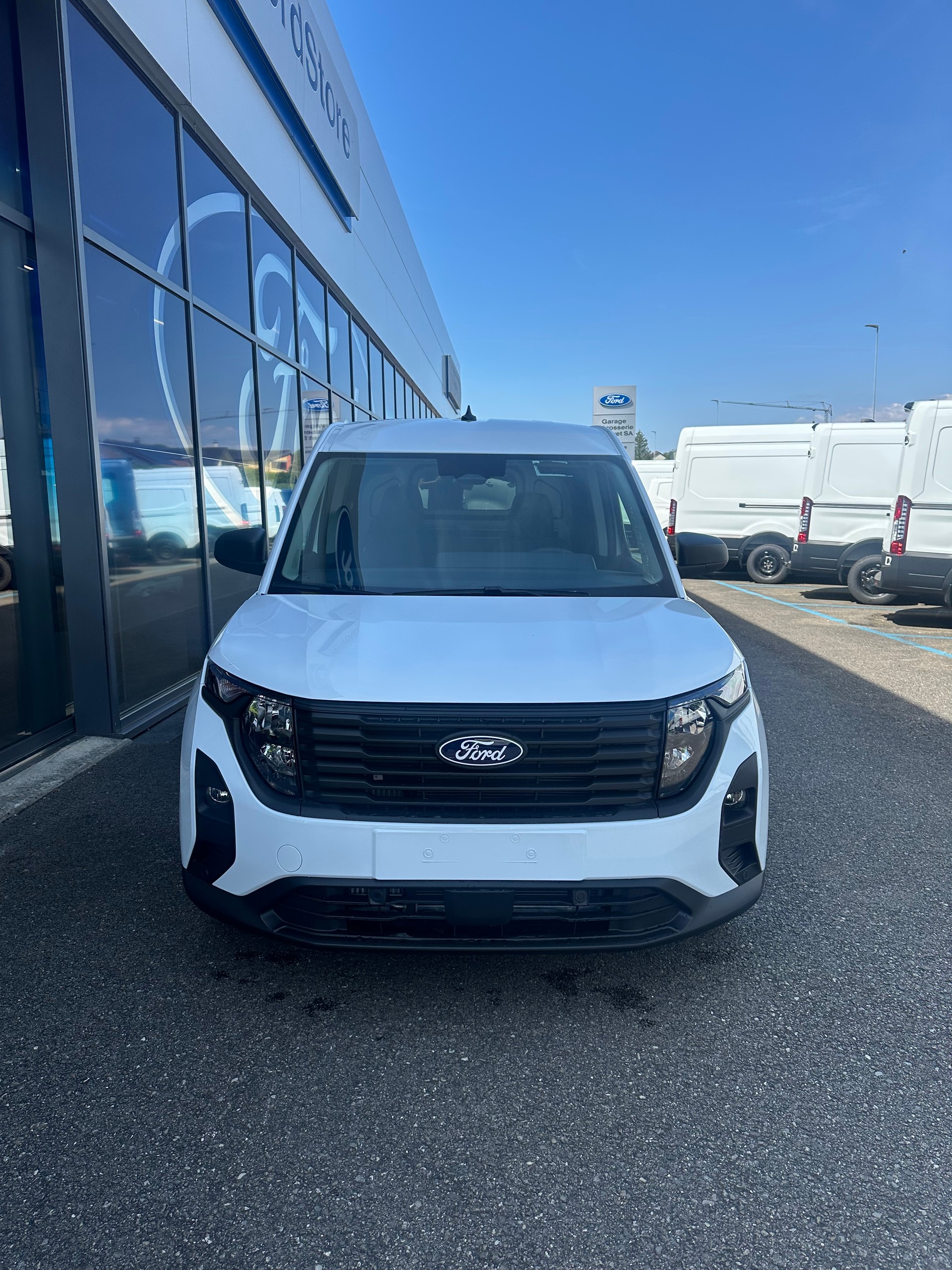 FORD Transit Courier van 1.5 EcoBlu Trend/100CV/Man.-image-8