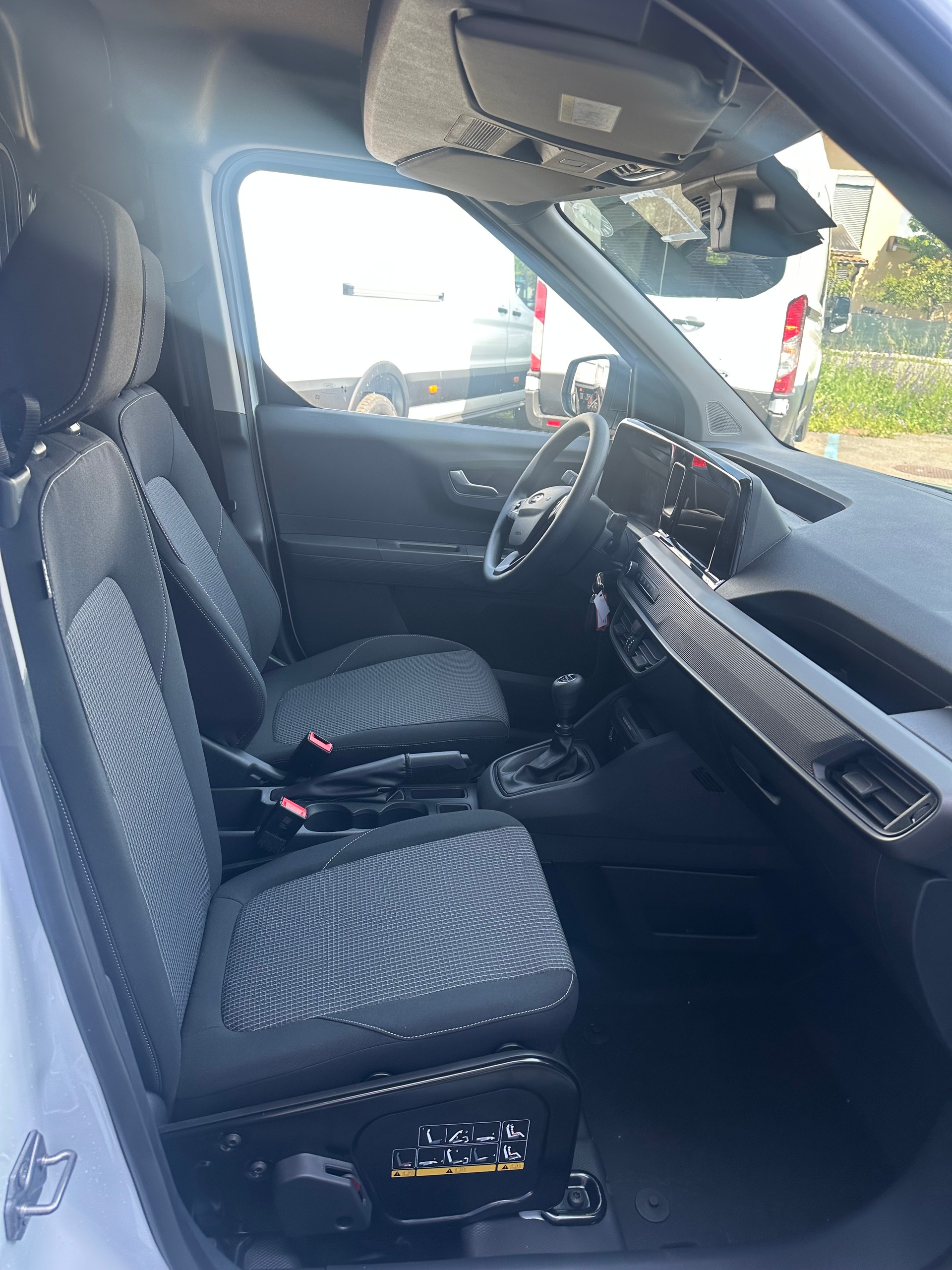 FORD Transit Courier van 1.5 EcoBlu Trend/100CV/Man.-image-13