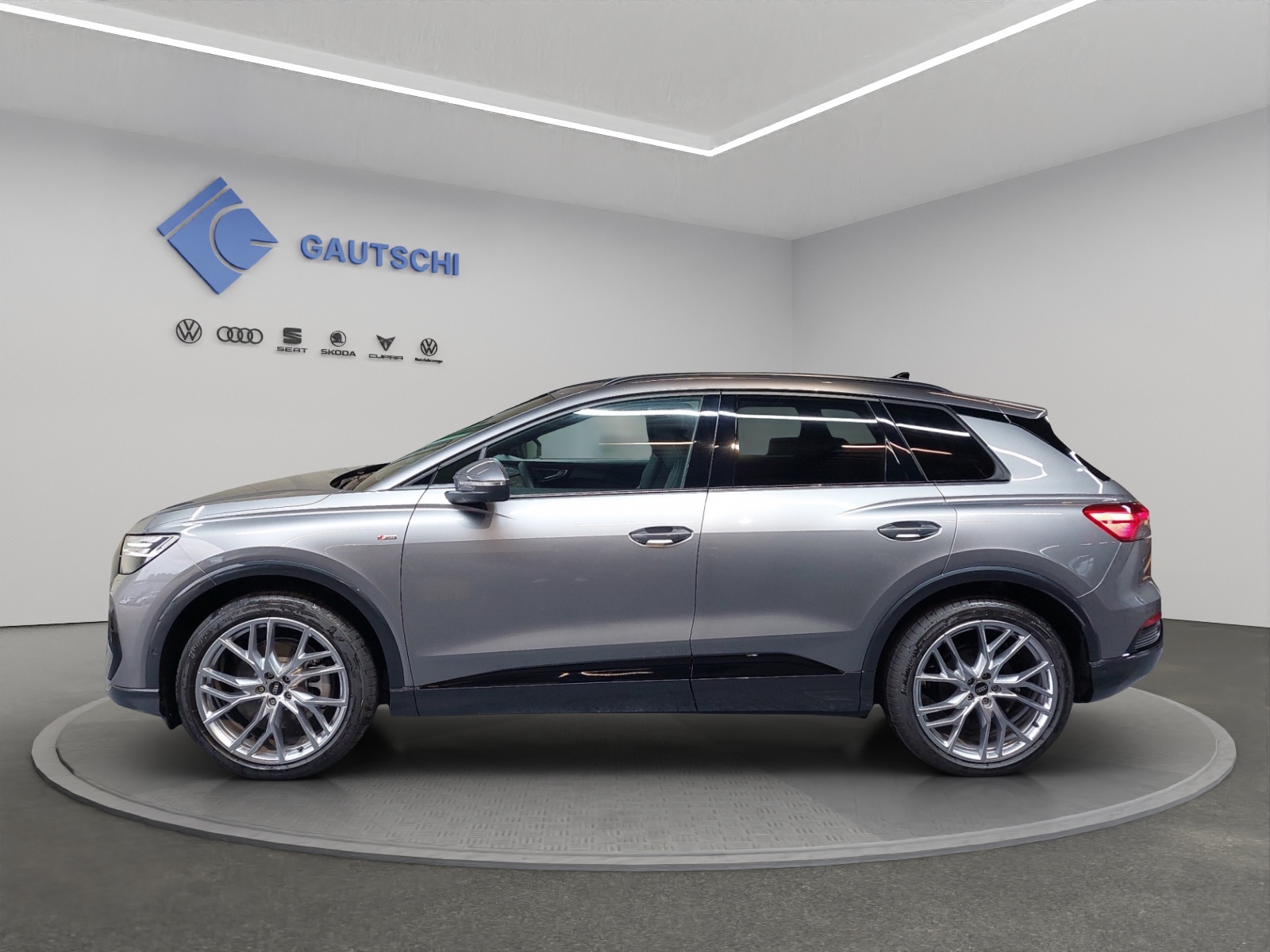 AUDI Q4 e-tron 55 quattro-image-1