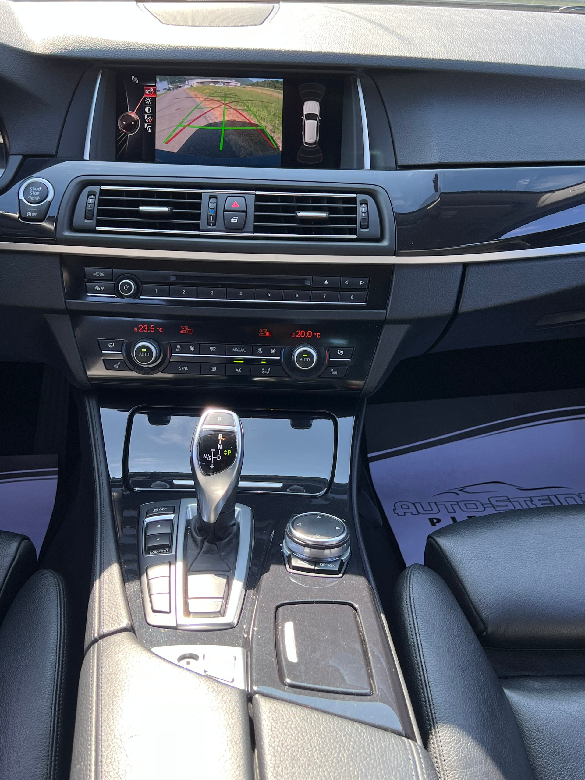 BMW 528i Touring xDrive Luxury Line Steptronic. TOP ZUSTAND. SAUBER UND GEPFLEGT. VIEL ZUBEHÖR !! PREIS 14`900.--image-24