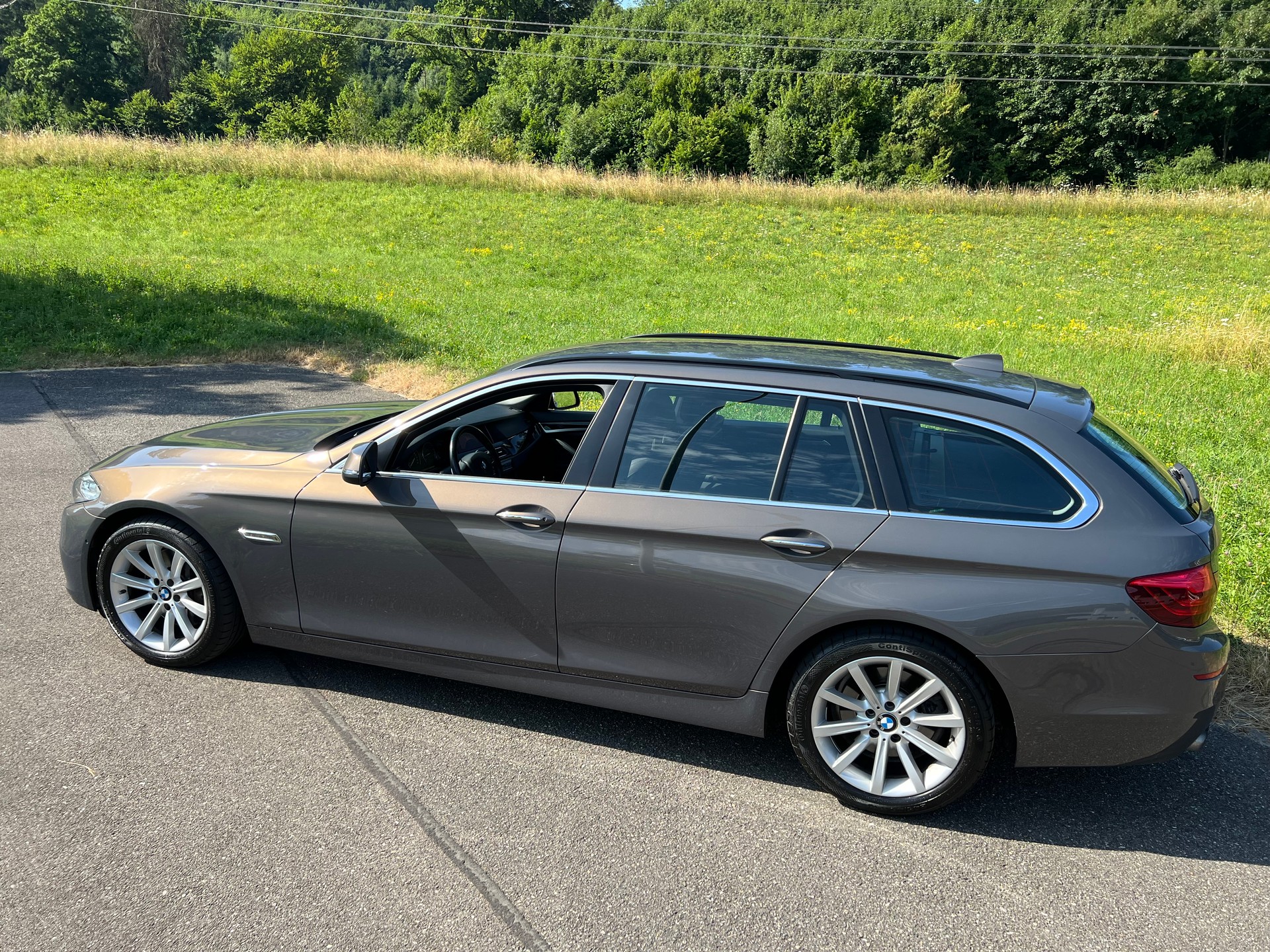 BMW 528i Touring xDrive Luxury Line Steptronic. TOP ZUSTAND. SAUBER UND GEPFLEGT. VIEL ZUBEHÖR !! PREIS 14`900.--image-15