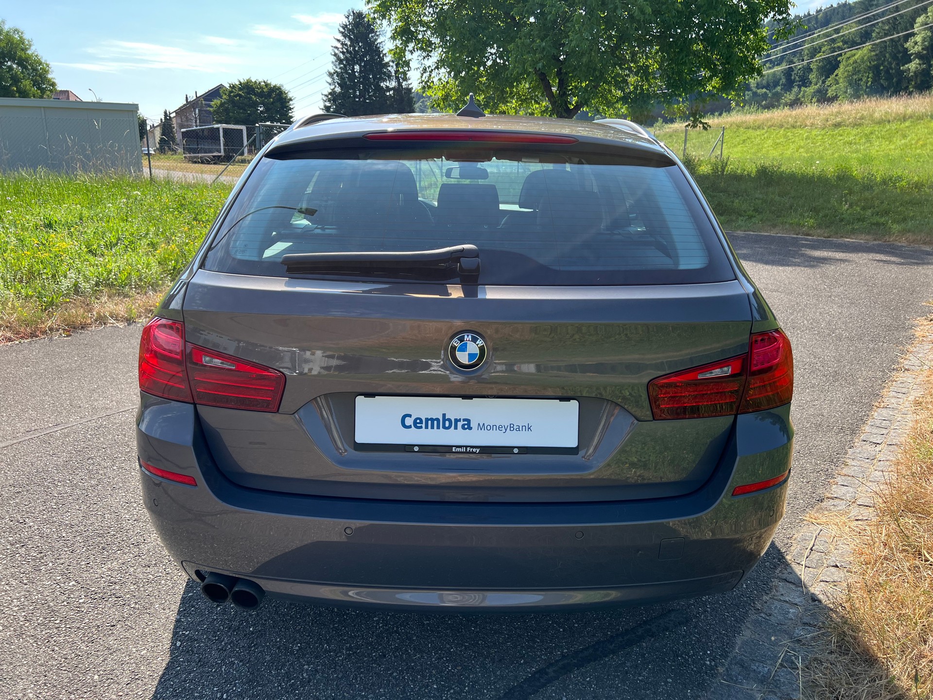 BMW 528i Touring xDrive Luxury Line Steptronic. TOP ZUSTAND. SAUBER UND GEPFLEGT. VIEL ZUBEHÖR !! PREIS 14`900.--image-20