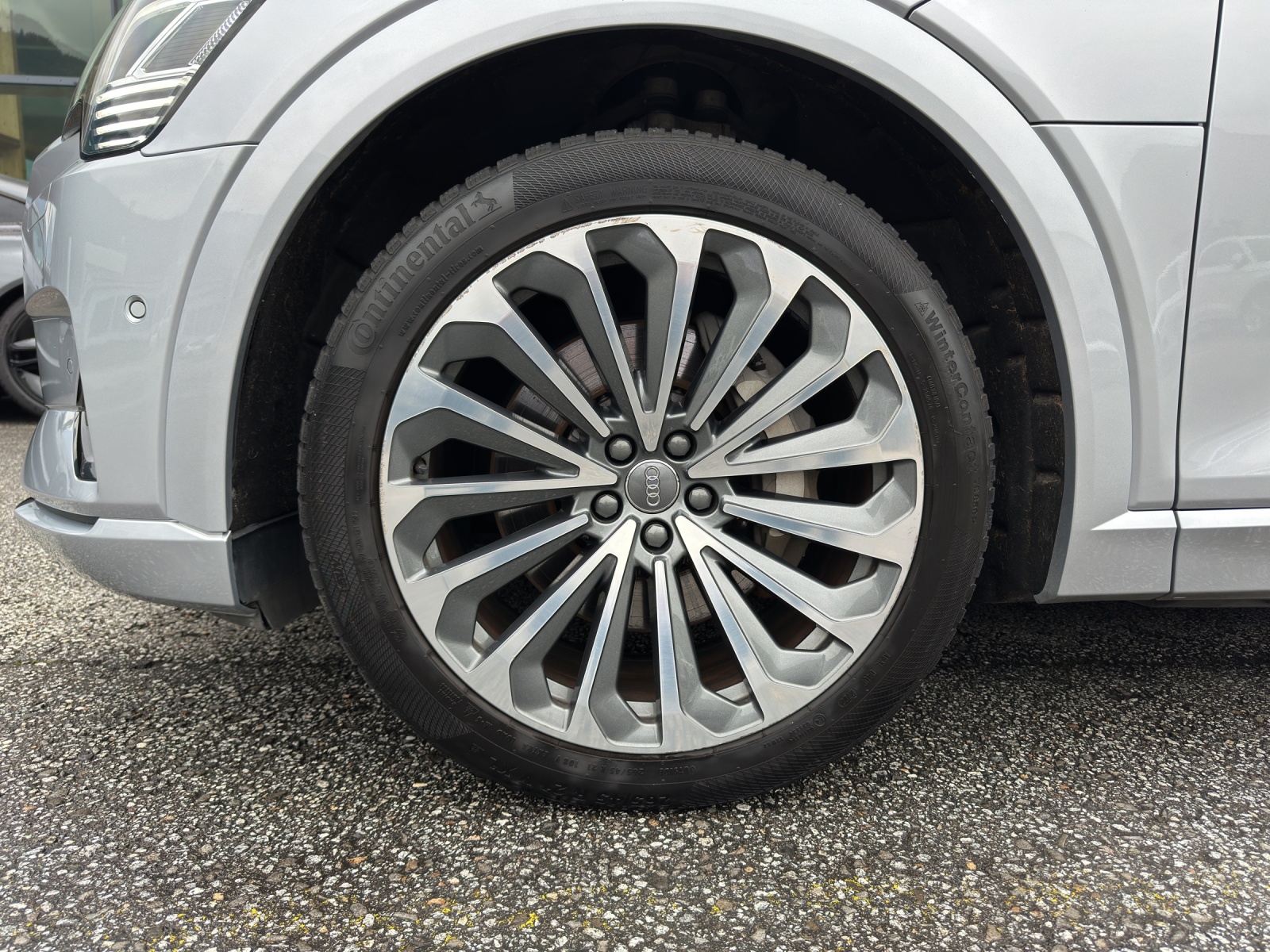 AUDI e-tron 50 Sportback Advanced quattro-image-13