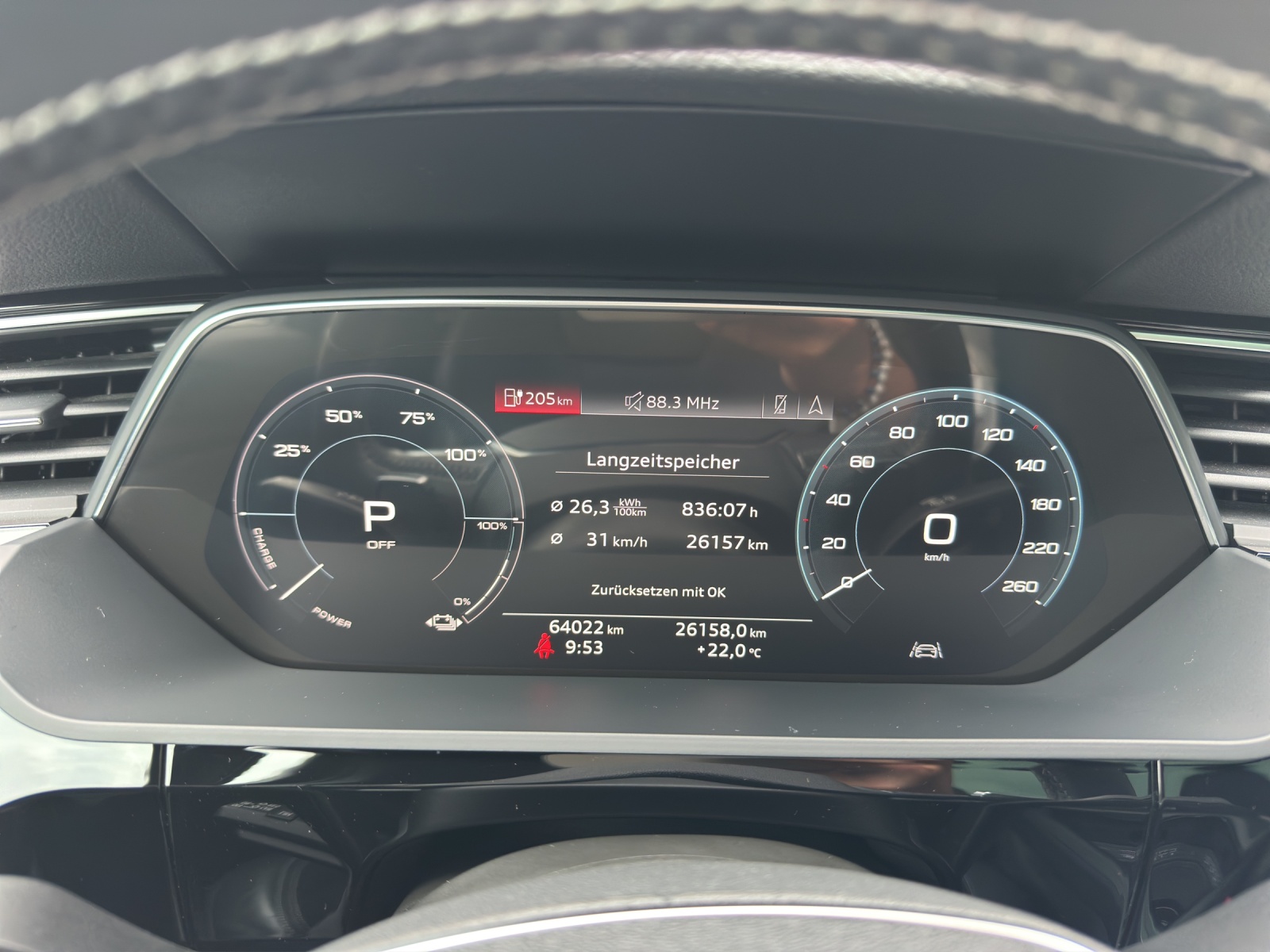 AUDI e-tron 50 Sportback Advanced quattro-image-12