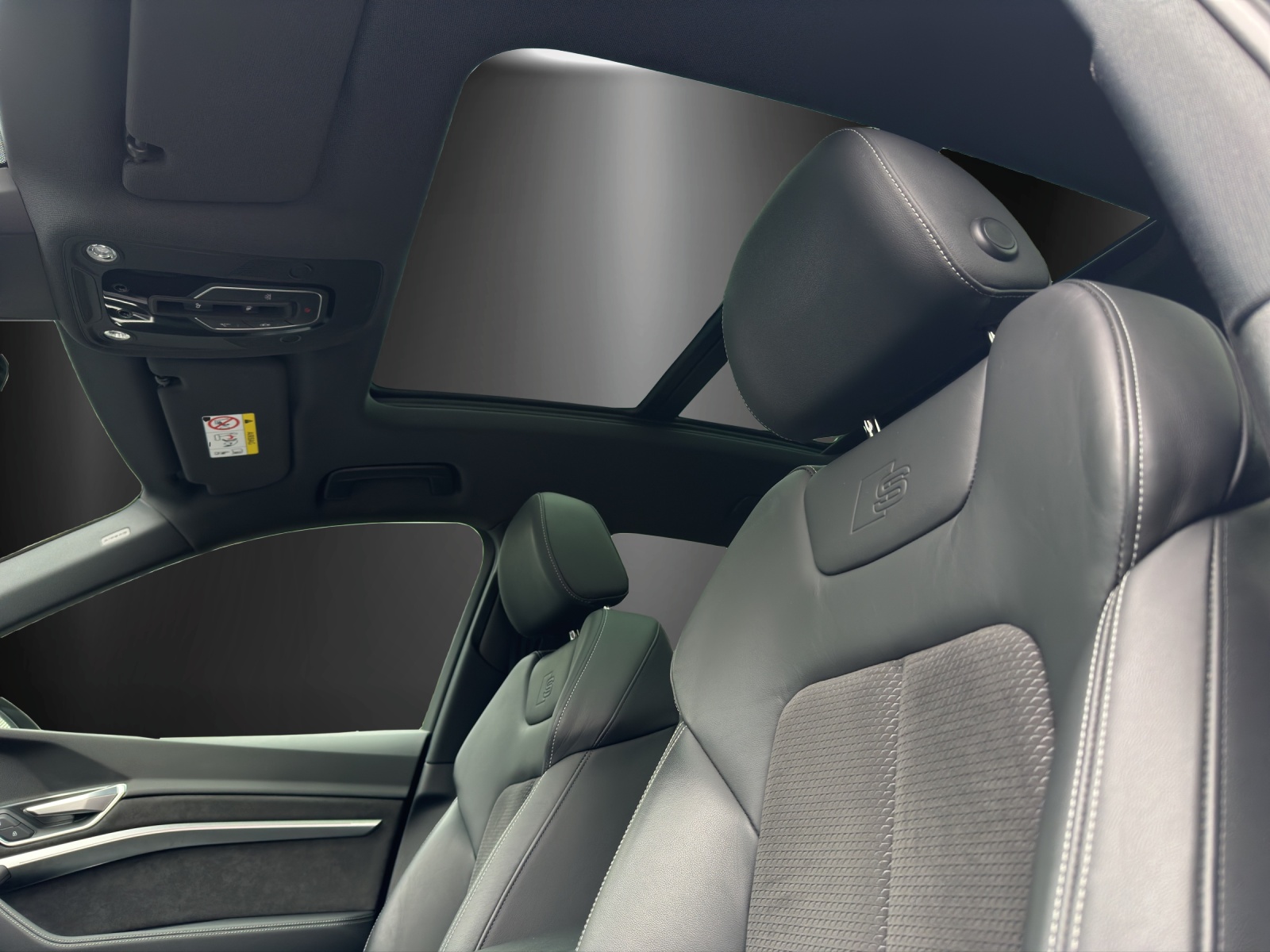 AUDI e-tron 50 Sportback Advanced quattro-image-15