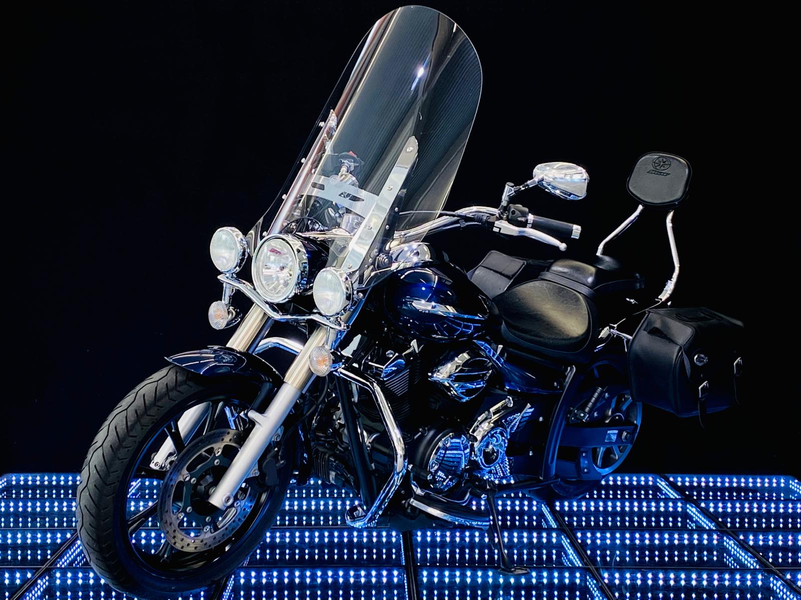 YAMAHA XVS 950 A Midnight Star-showroom-element-1