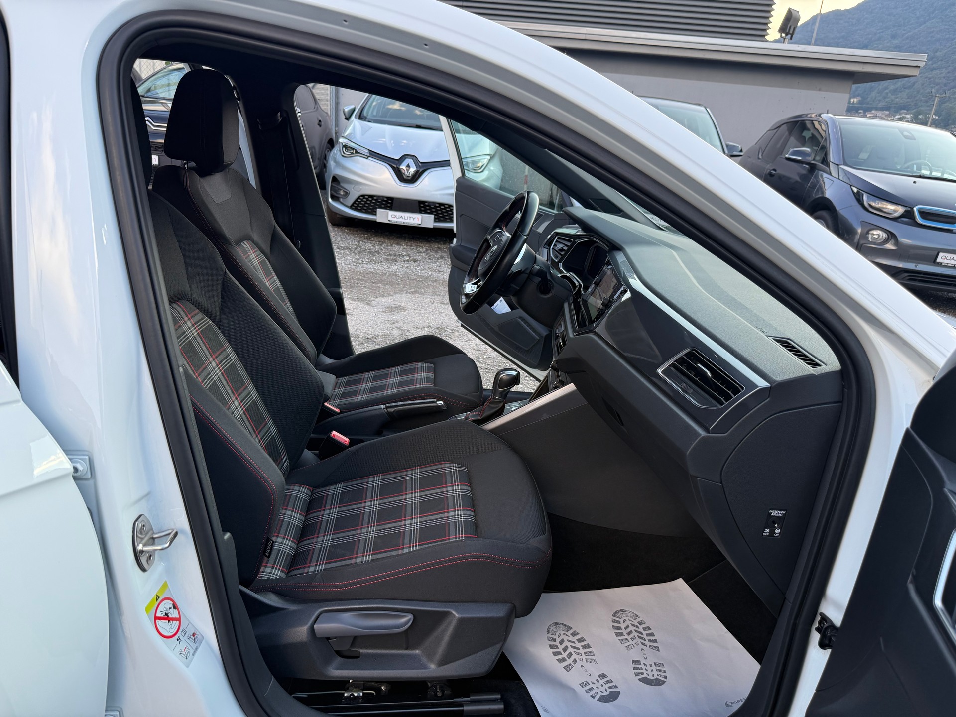 VW Polo 2.0 TSI GTI DSG-image-6