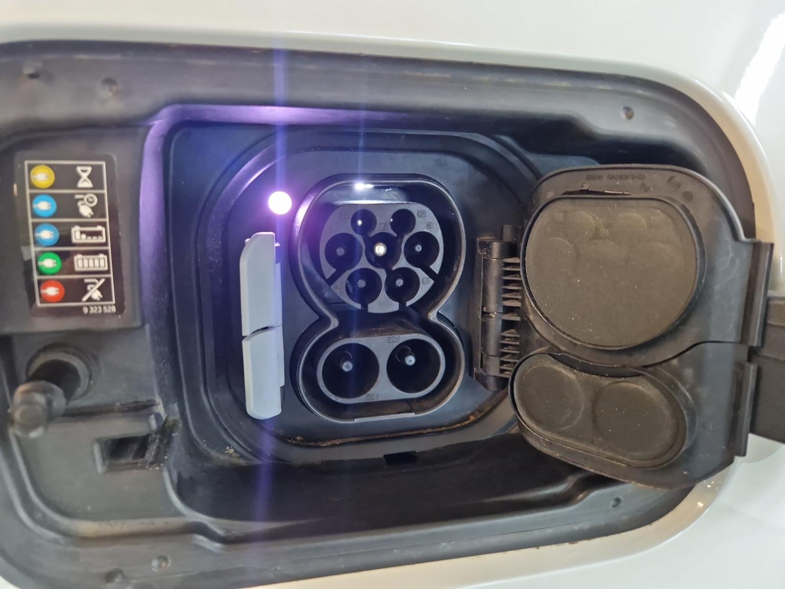 BMW iX3-image-23