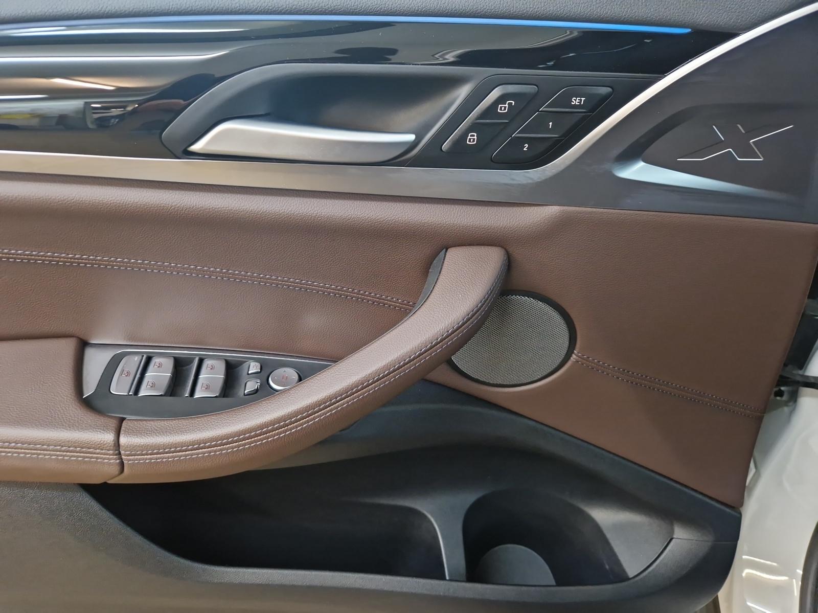 BMW iX3-image-9