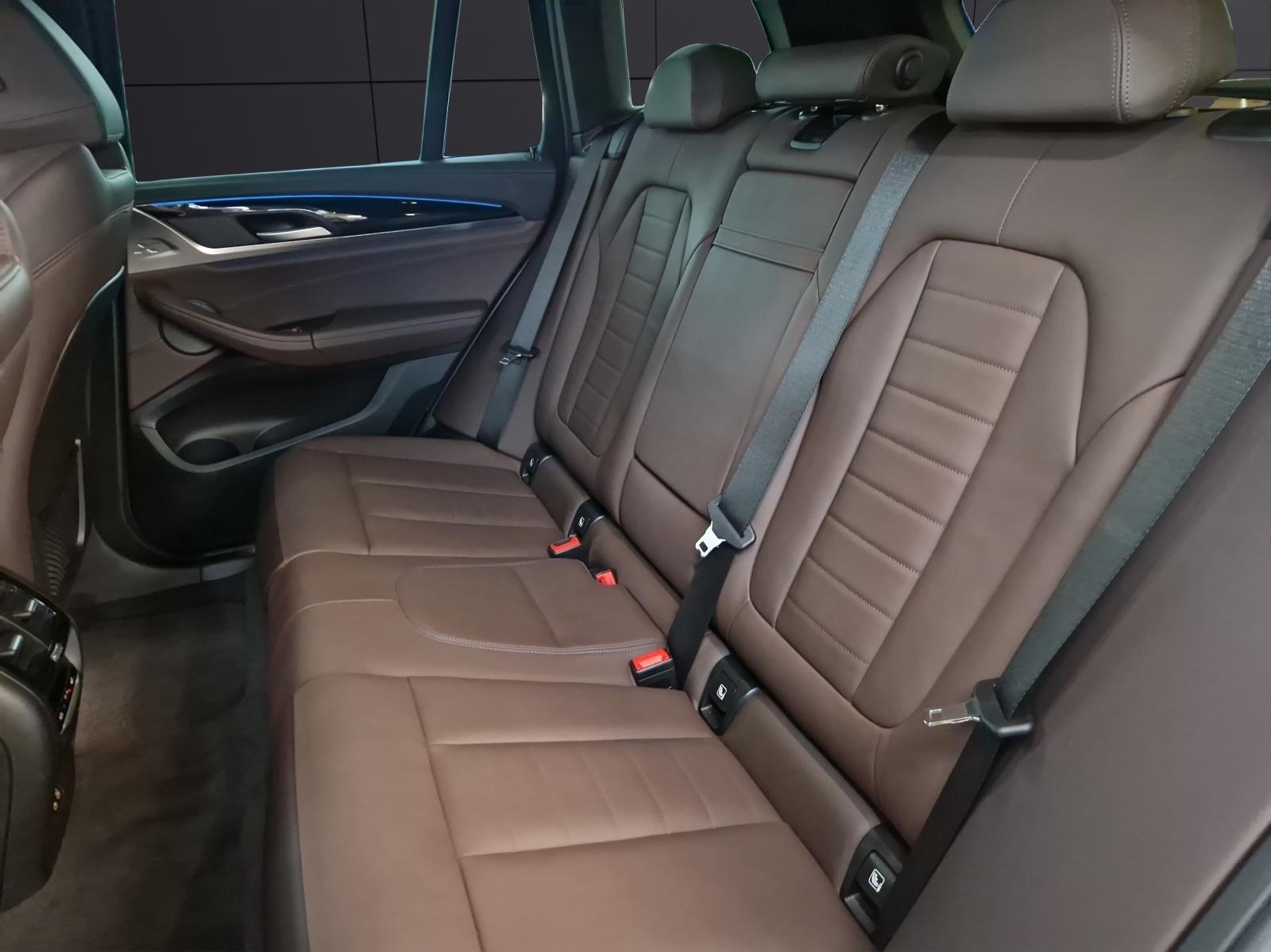 BMW iX3-image-11