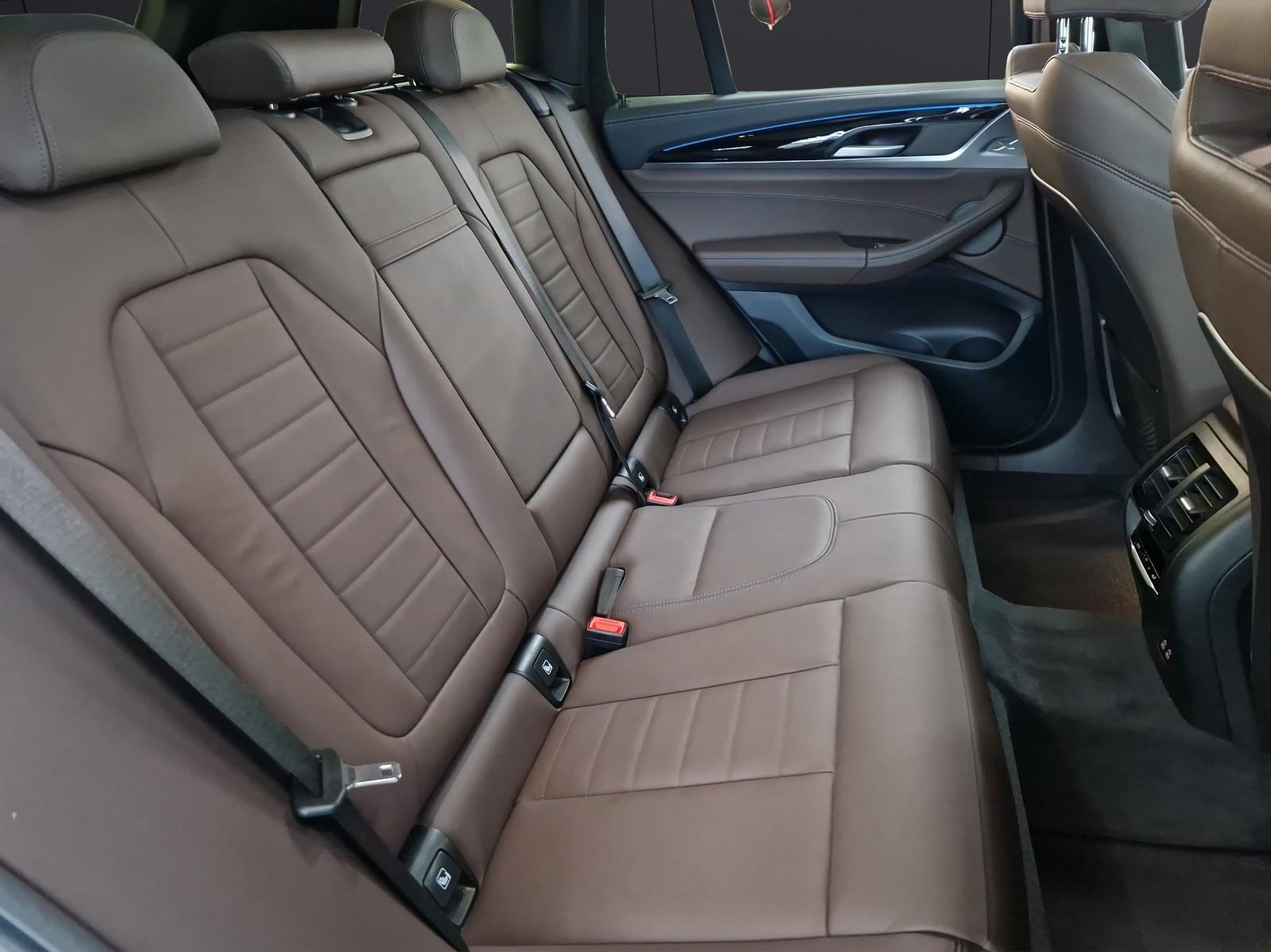 BMW iX3-image-13