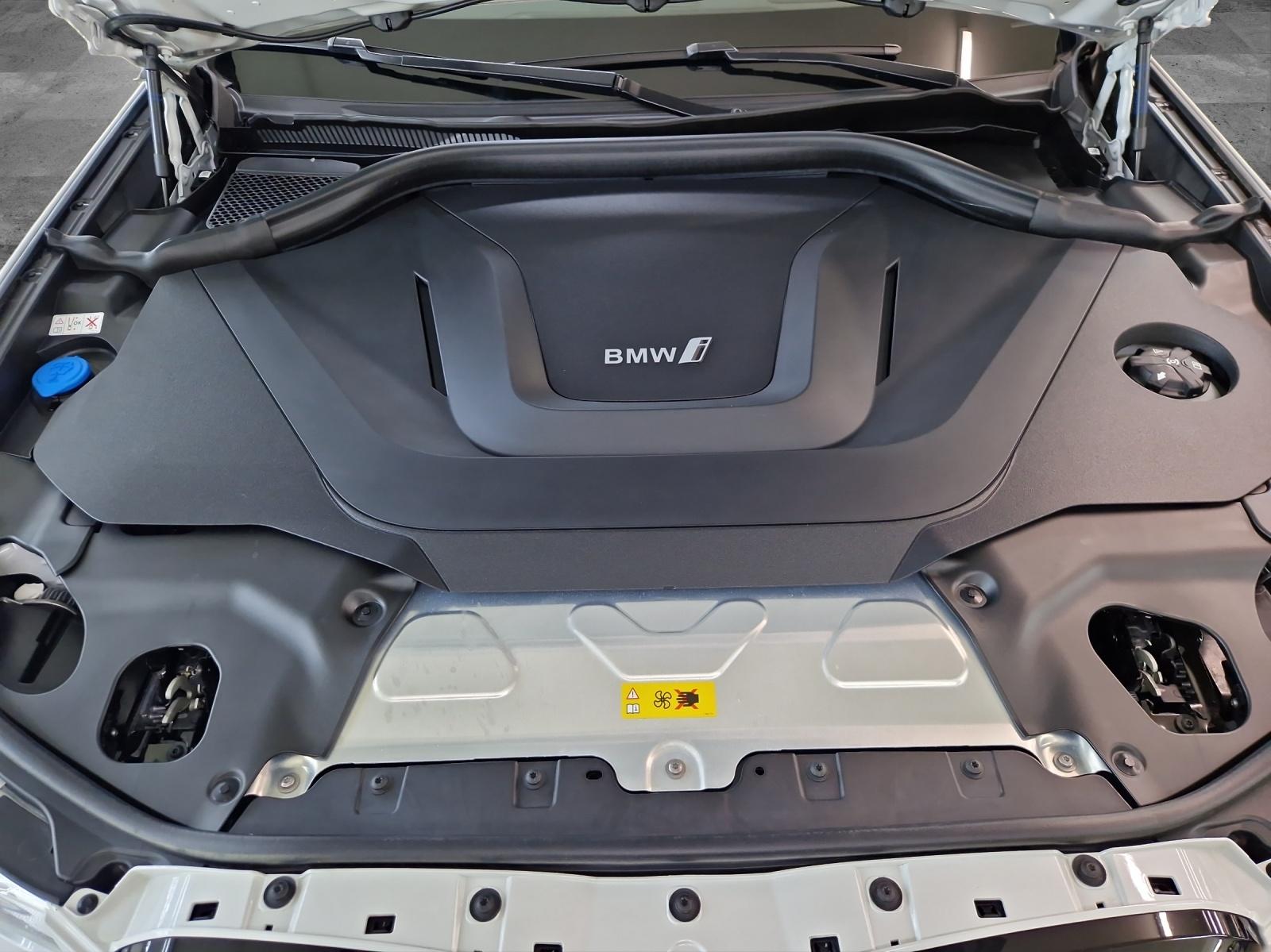 BMW iX3-image-22