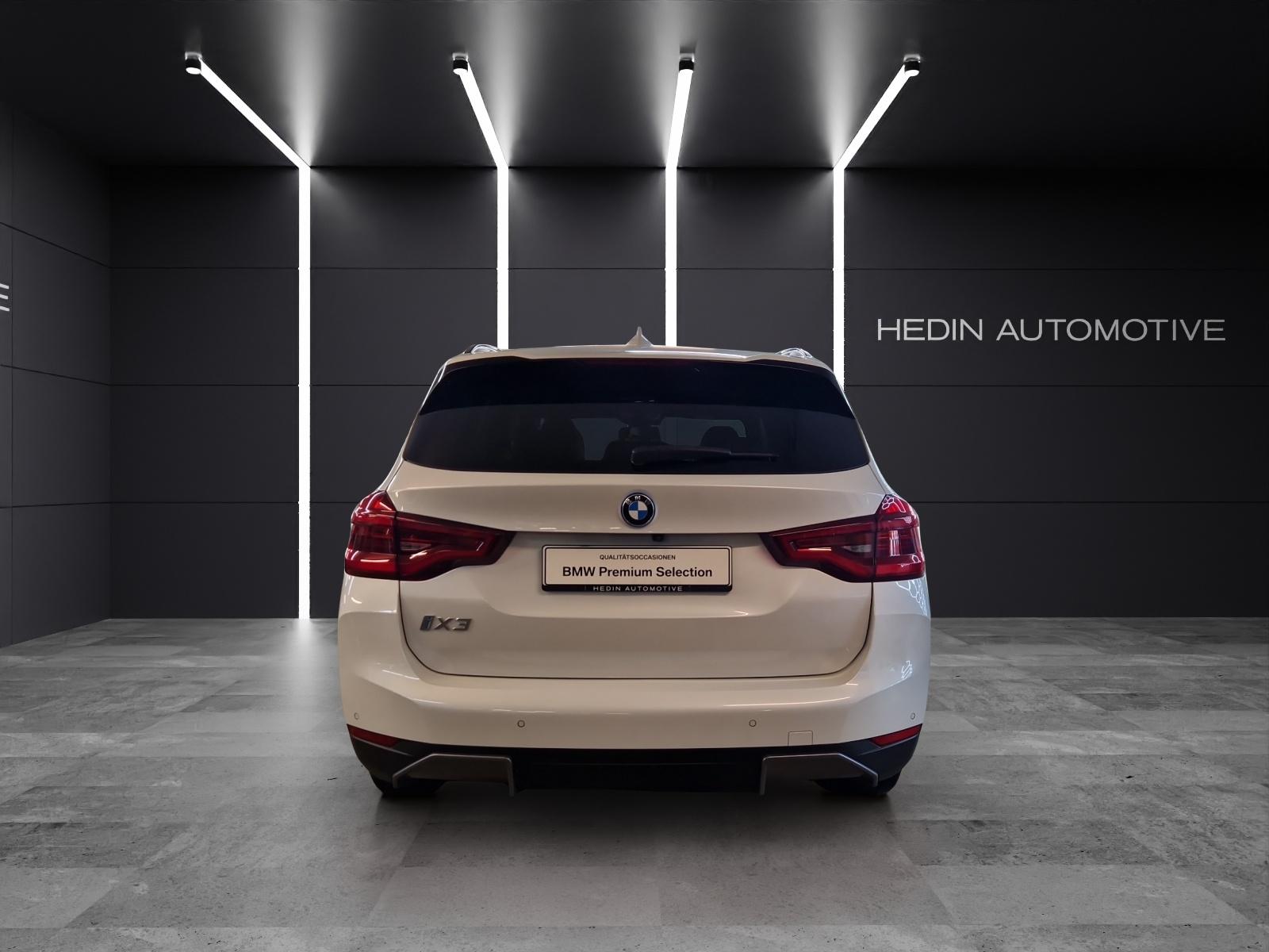 BMW iX3-image-3