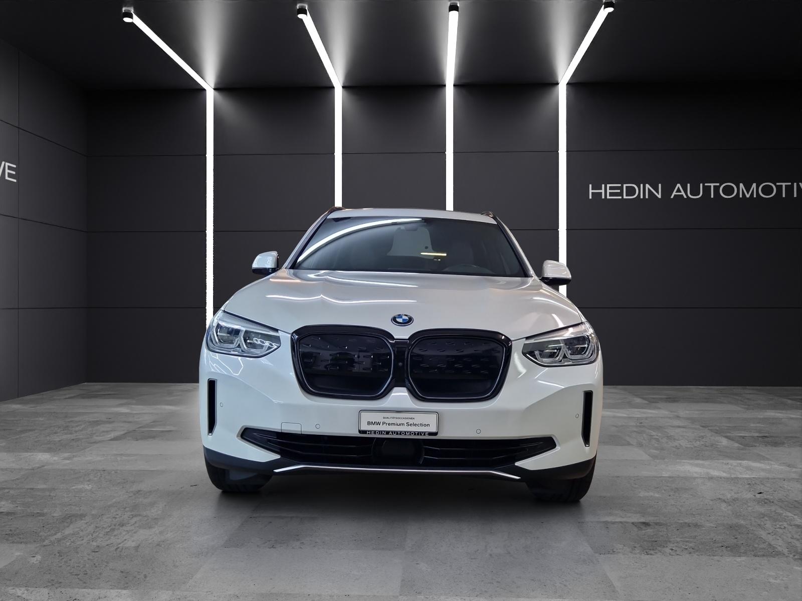 BMW iX3-image-7