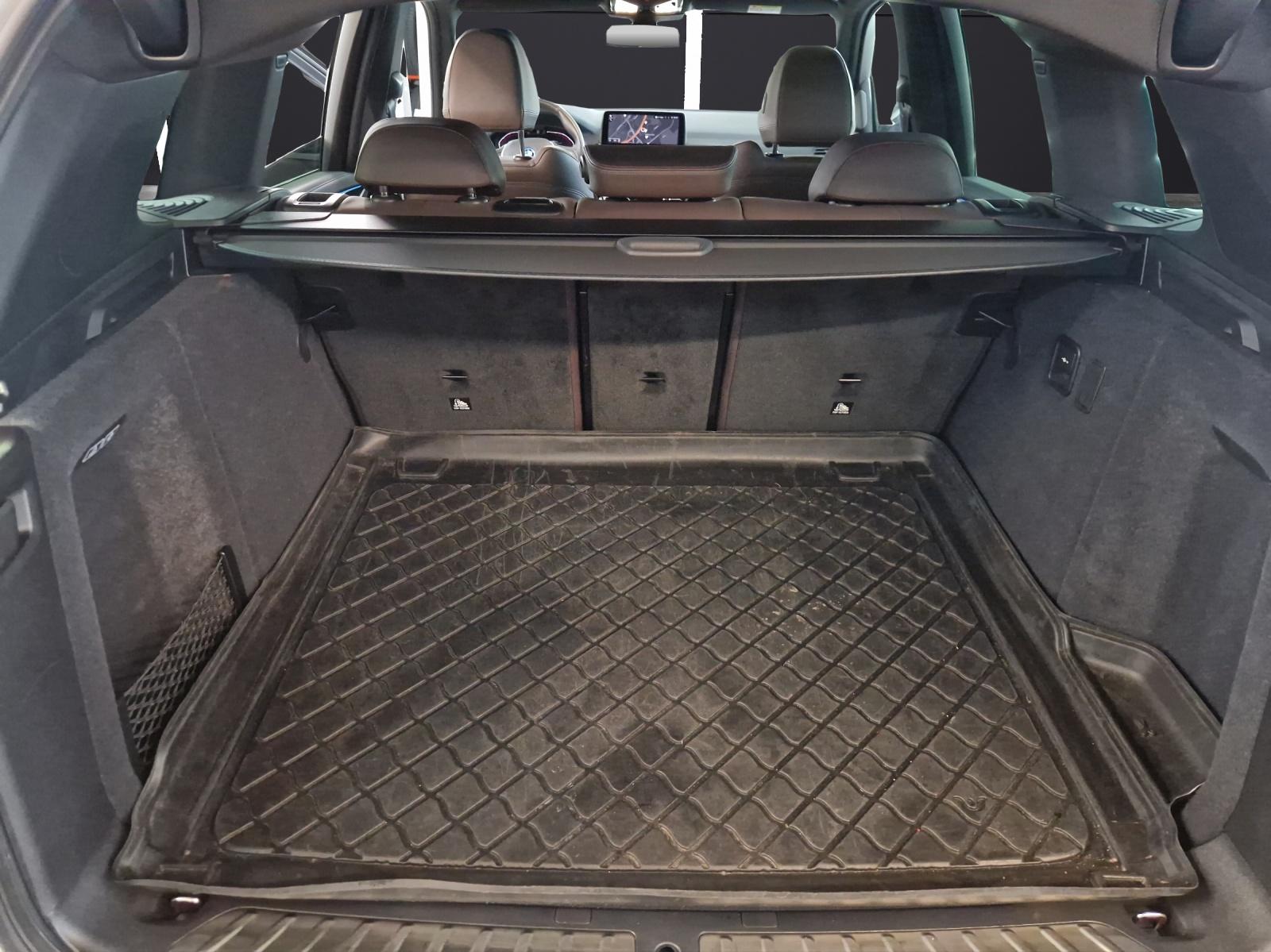 BMW iX3-image-12