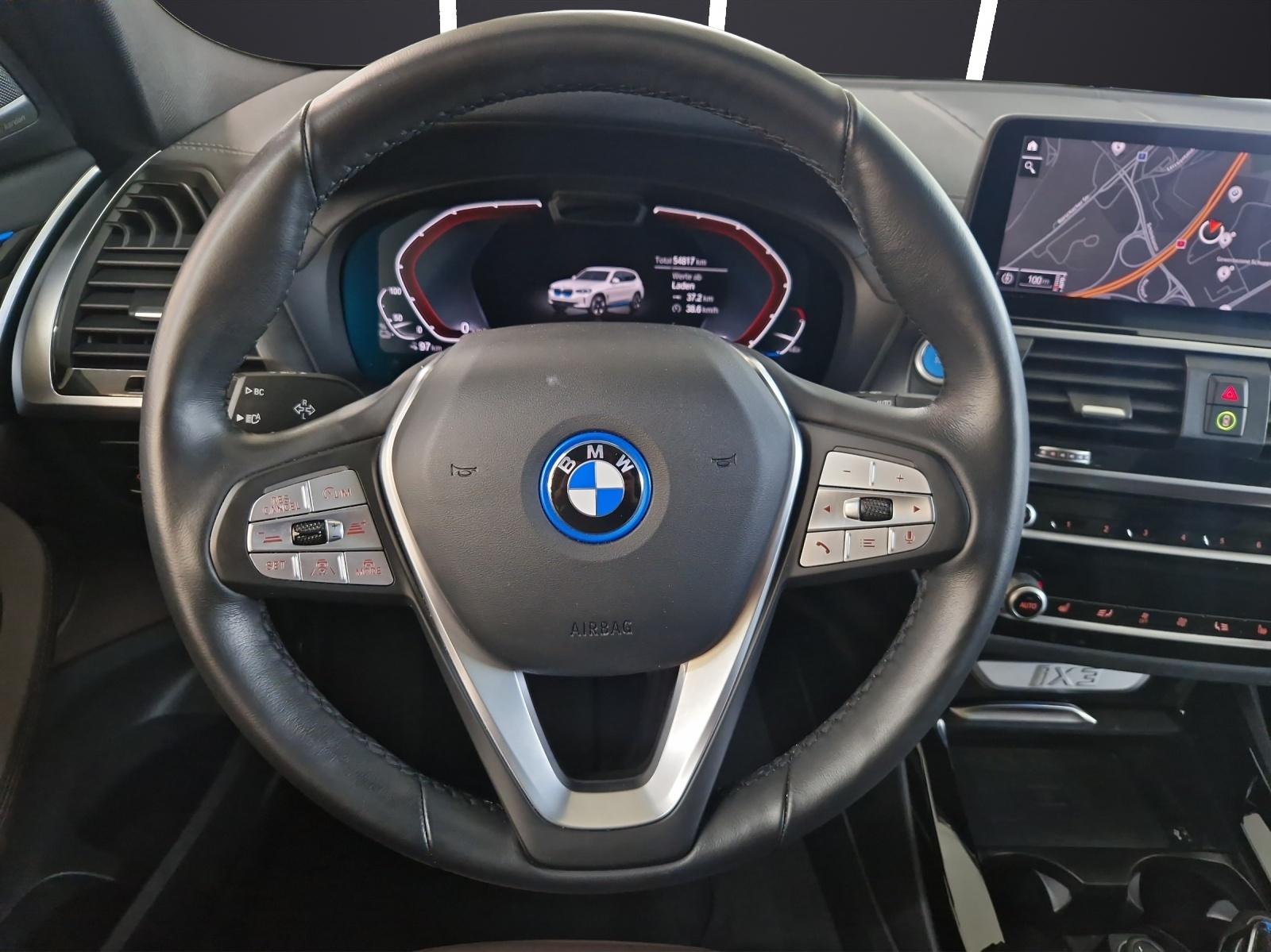 BMW iX3-image-18