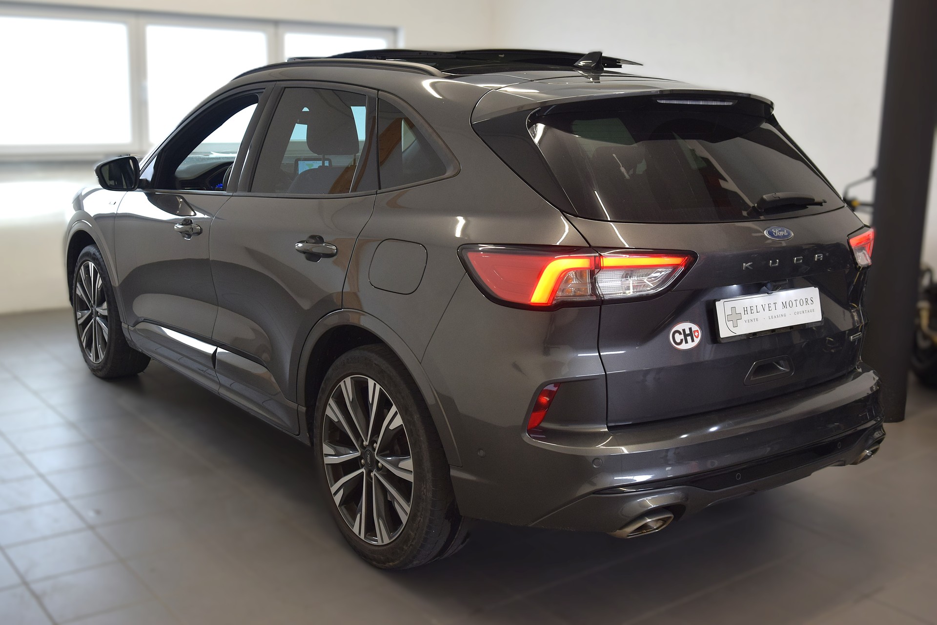 FORD Kuga 2.5 FHEV ST-Line X 4WD-image-6