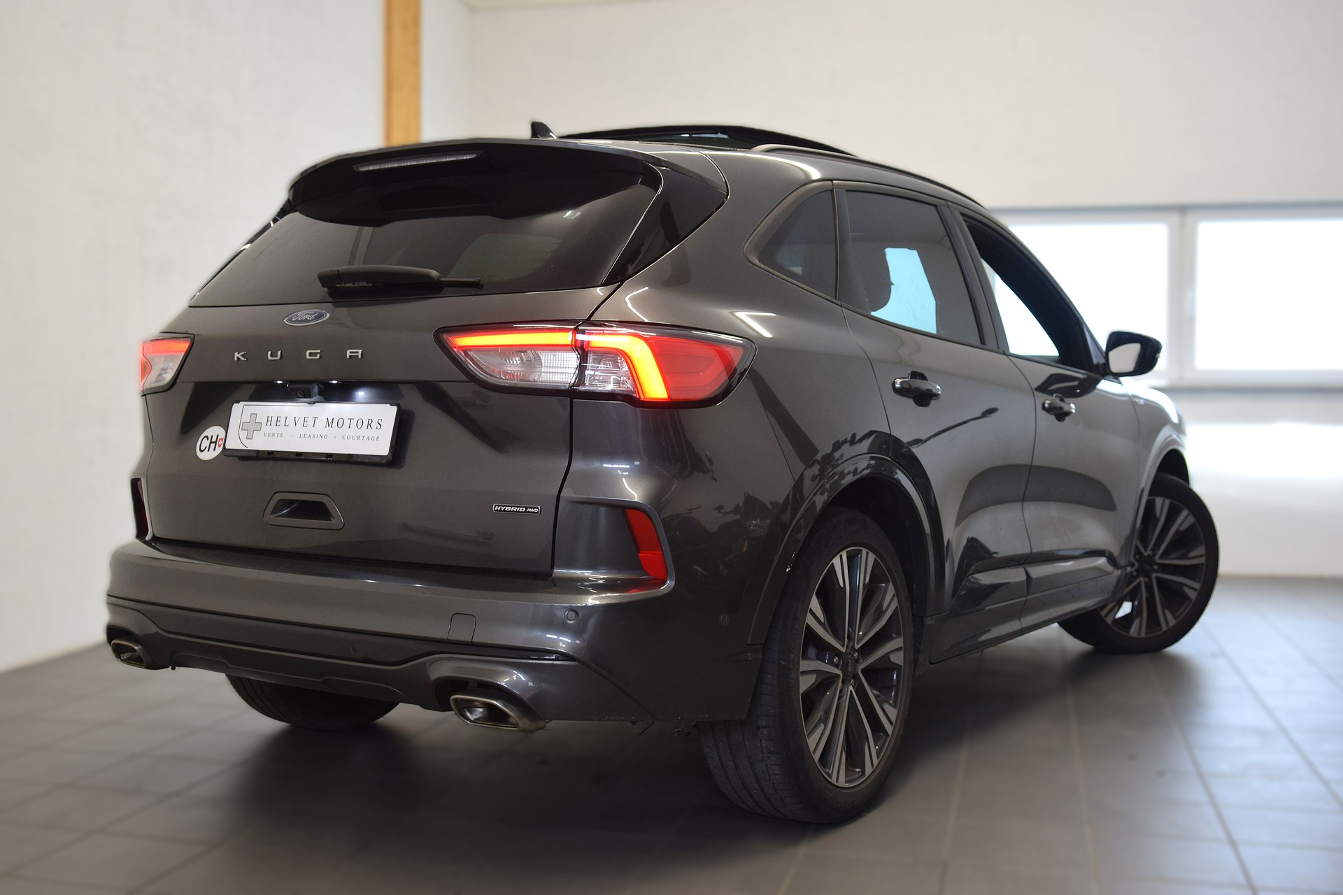 FORD Kuga 2.5 FHEV ST-Line X 4WD-image-3