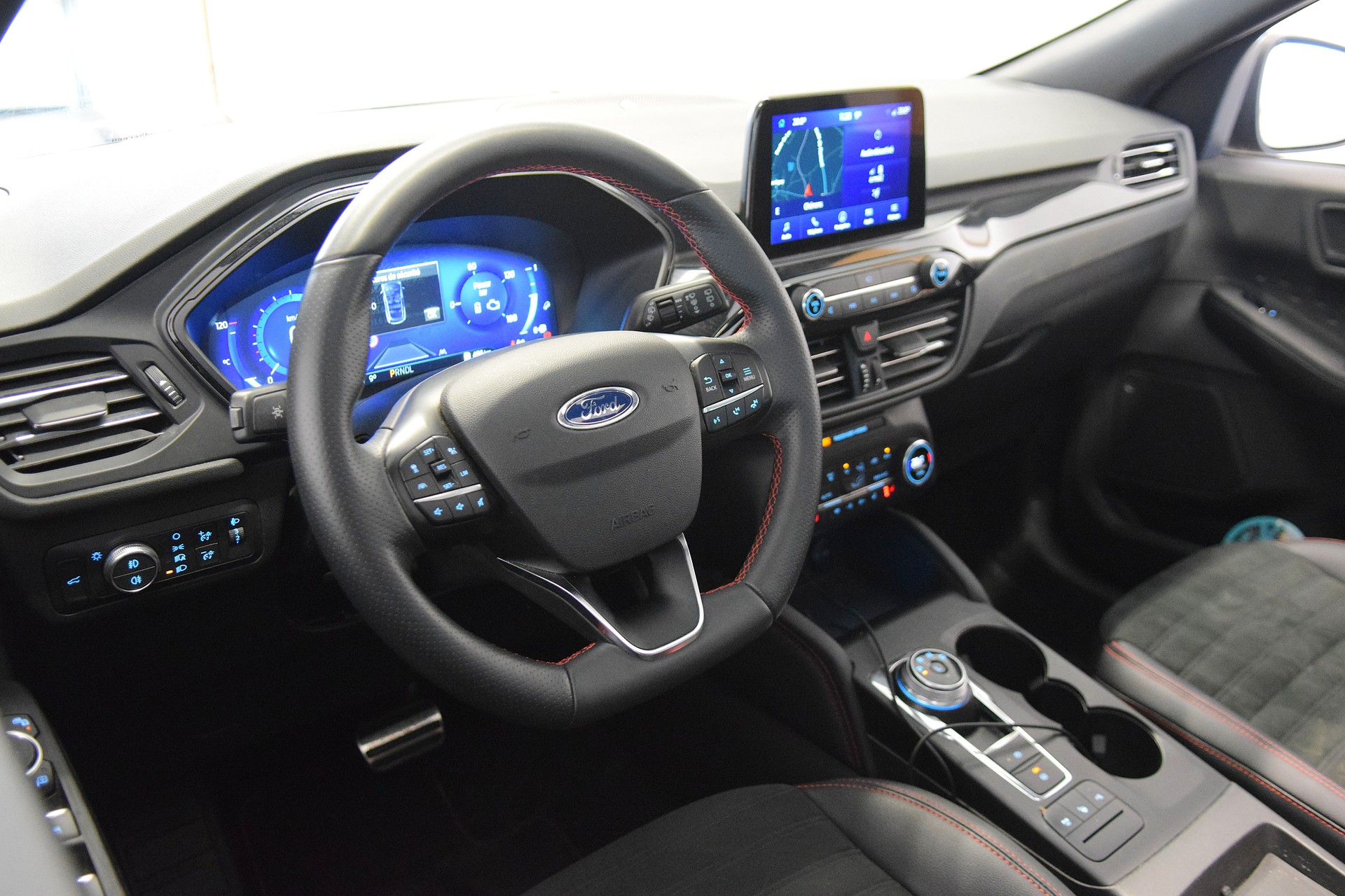 FORD Kuga 2.5 FHEV ST-Line X 4WD-image-12
