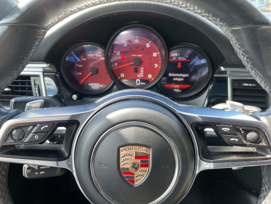 PORSCHE Macan S-image-7