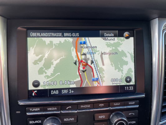 PORSCHE Macan S-image-8