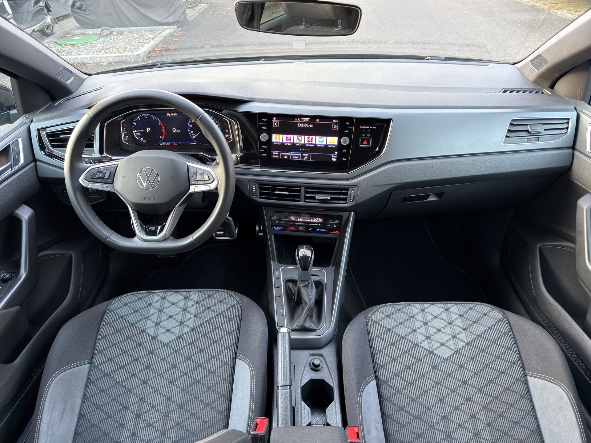 VW Polo 1.0 TSI R-Line DSG-image-8