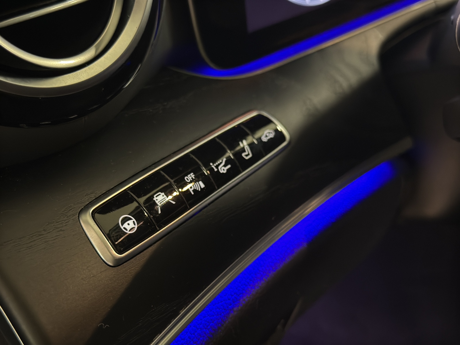 MERCEDES-BENZ E 53 AMG 4Matic 9G-Tronic-image-18