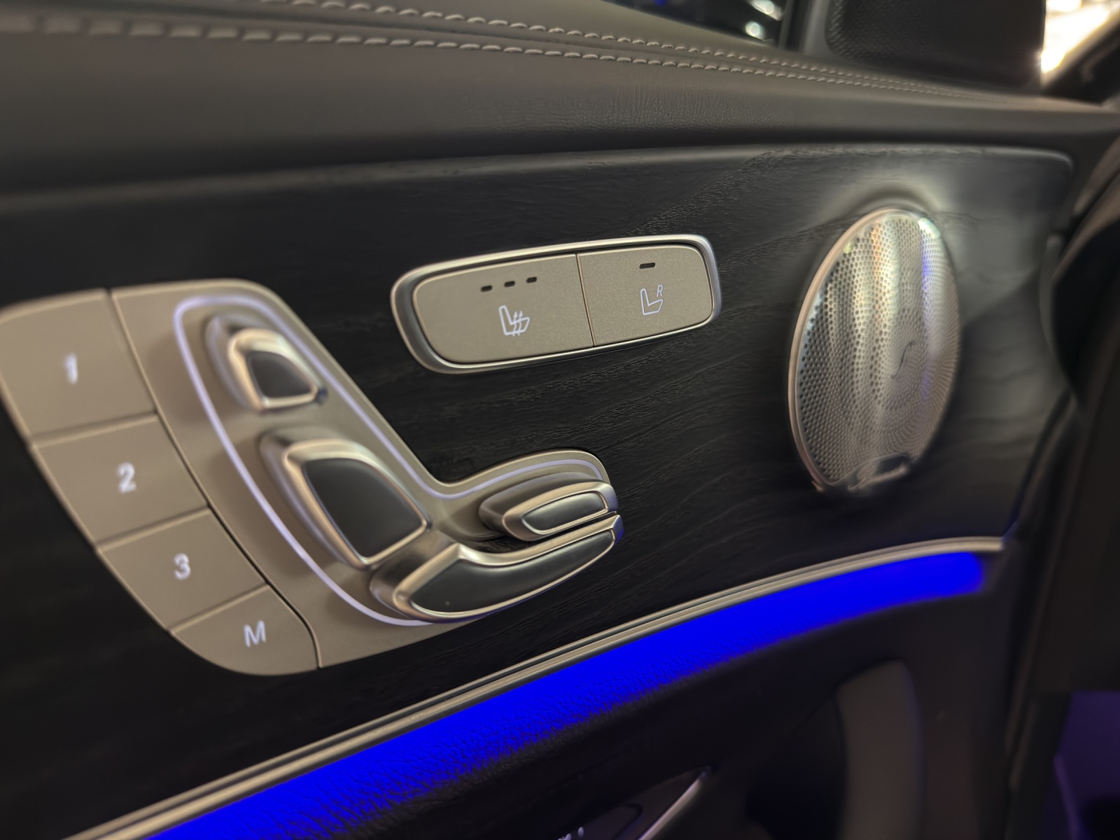 MERCEDES-BENZ E 53 AMG 4Matic 9G-Tronic-image-17