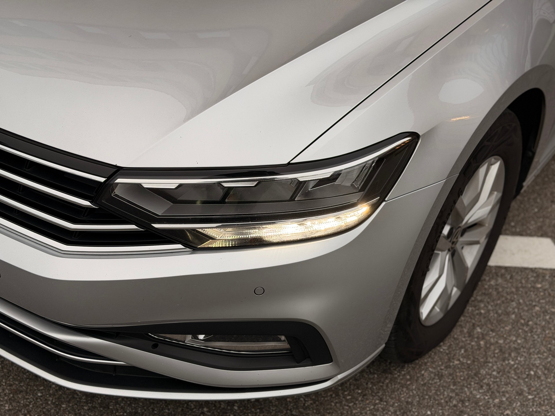 VW Passat 2.0 TDI BMT Business DSG-image-5