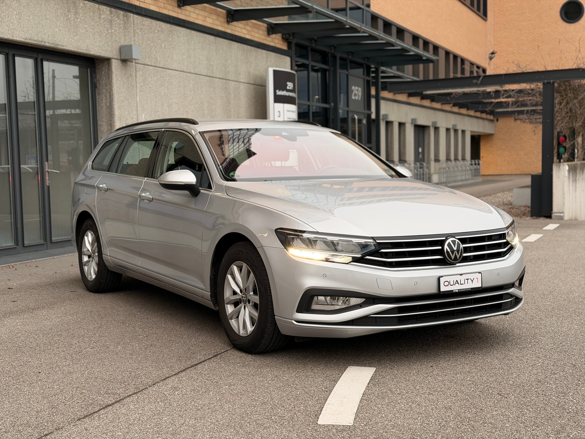 VW Passat 2.0 TDI BMT Business DSG-image-7