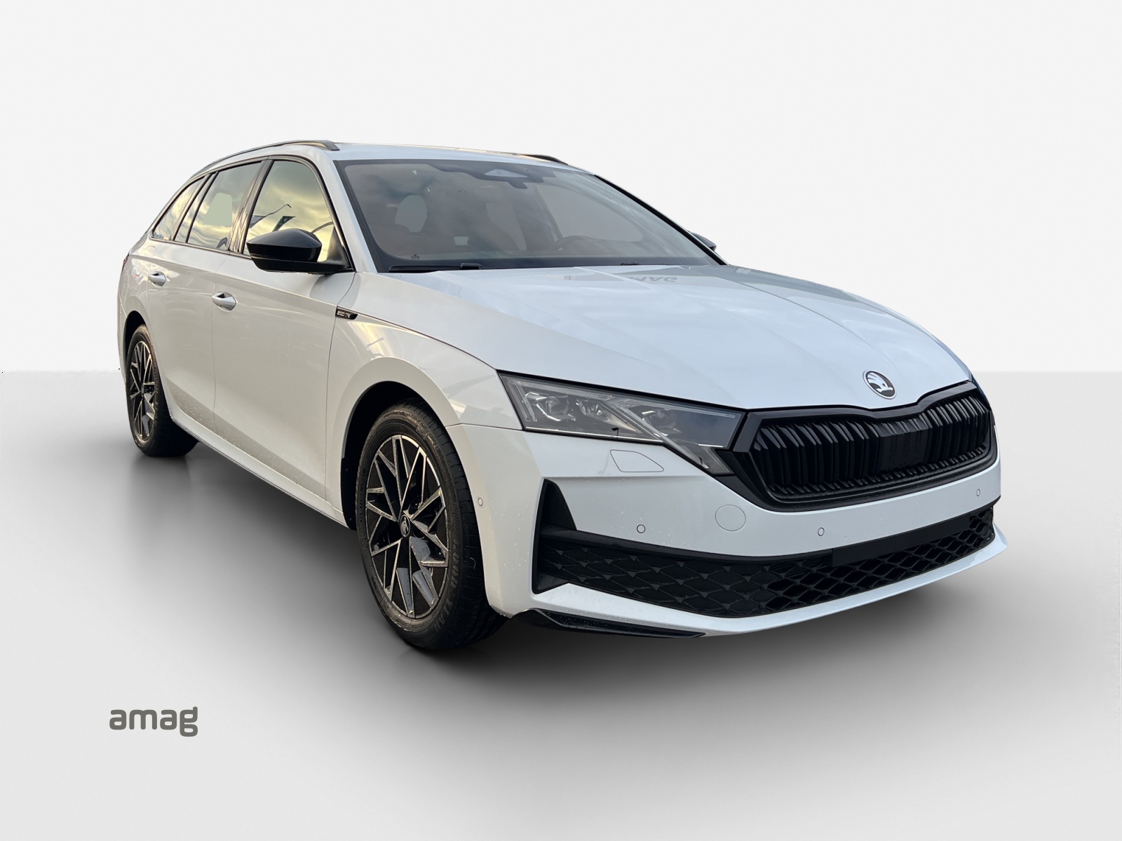 SKODA Octavia Sportline Dynamic-image-5