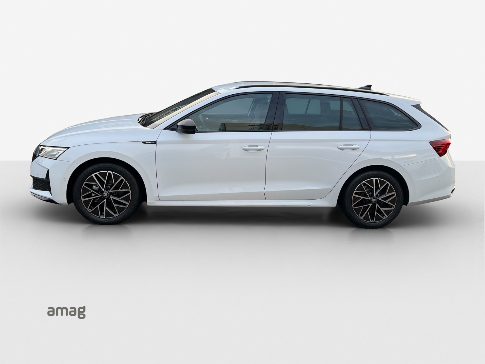 SKODA Octavia Sportline Dynamic-image-1