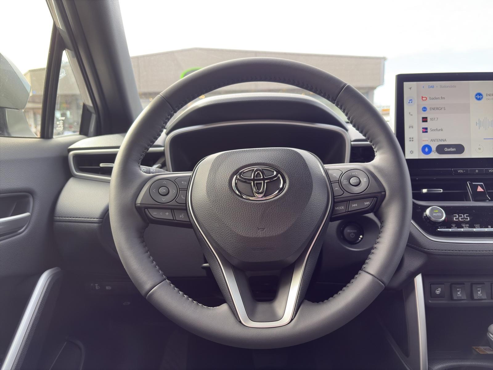 TOYOTA Corolla Cross 2.0 HSD Trend AWD-i-image-10