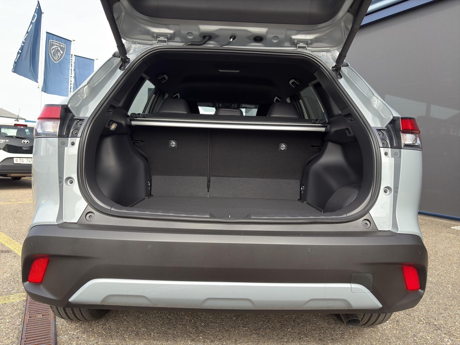 TOYOTA Corolla Cross 2.0 HSD Trend AWD-i-image-13