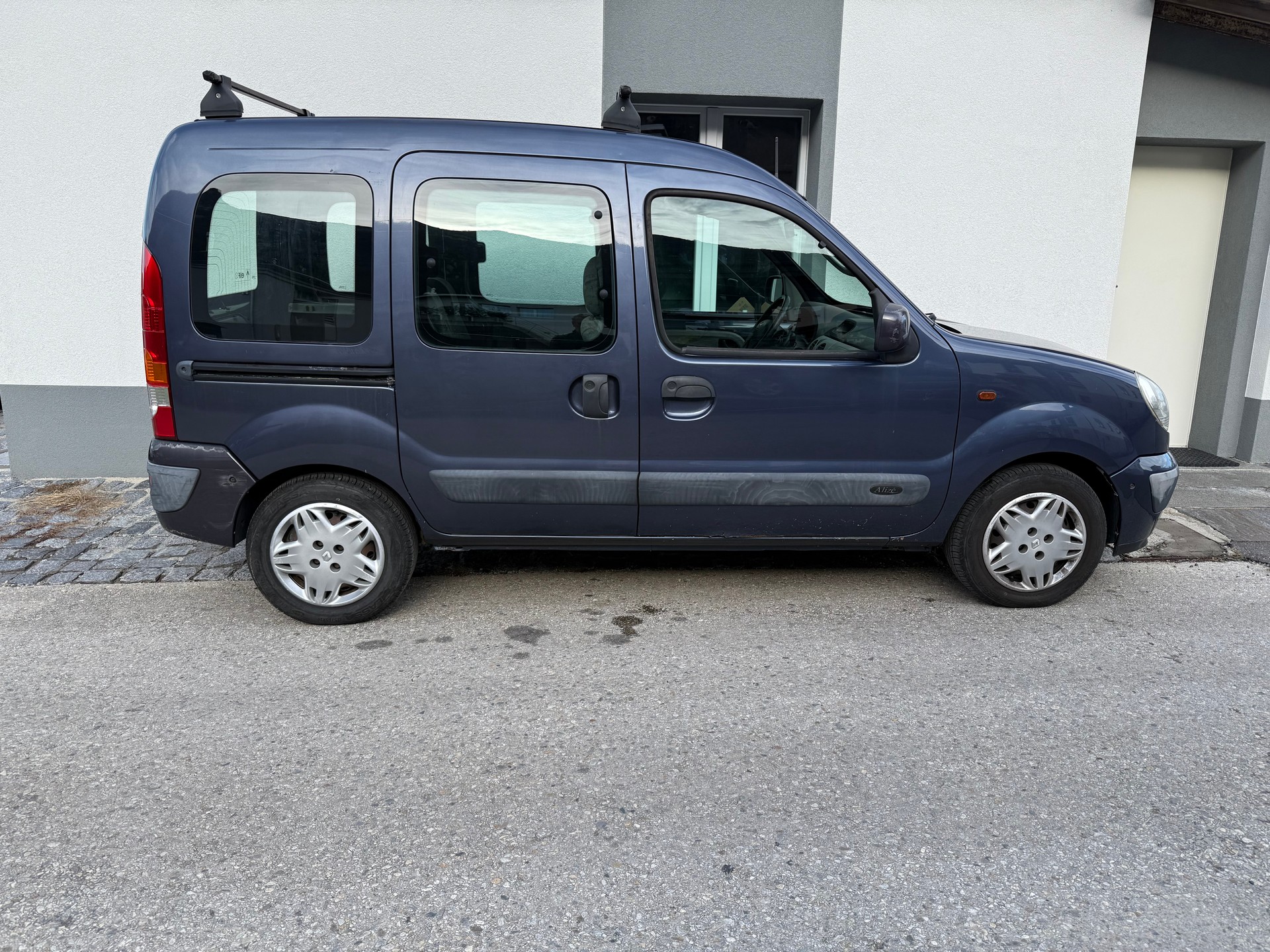 RENAULT Kangoo 1.6 16V Authentique-image-5