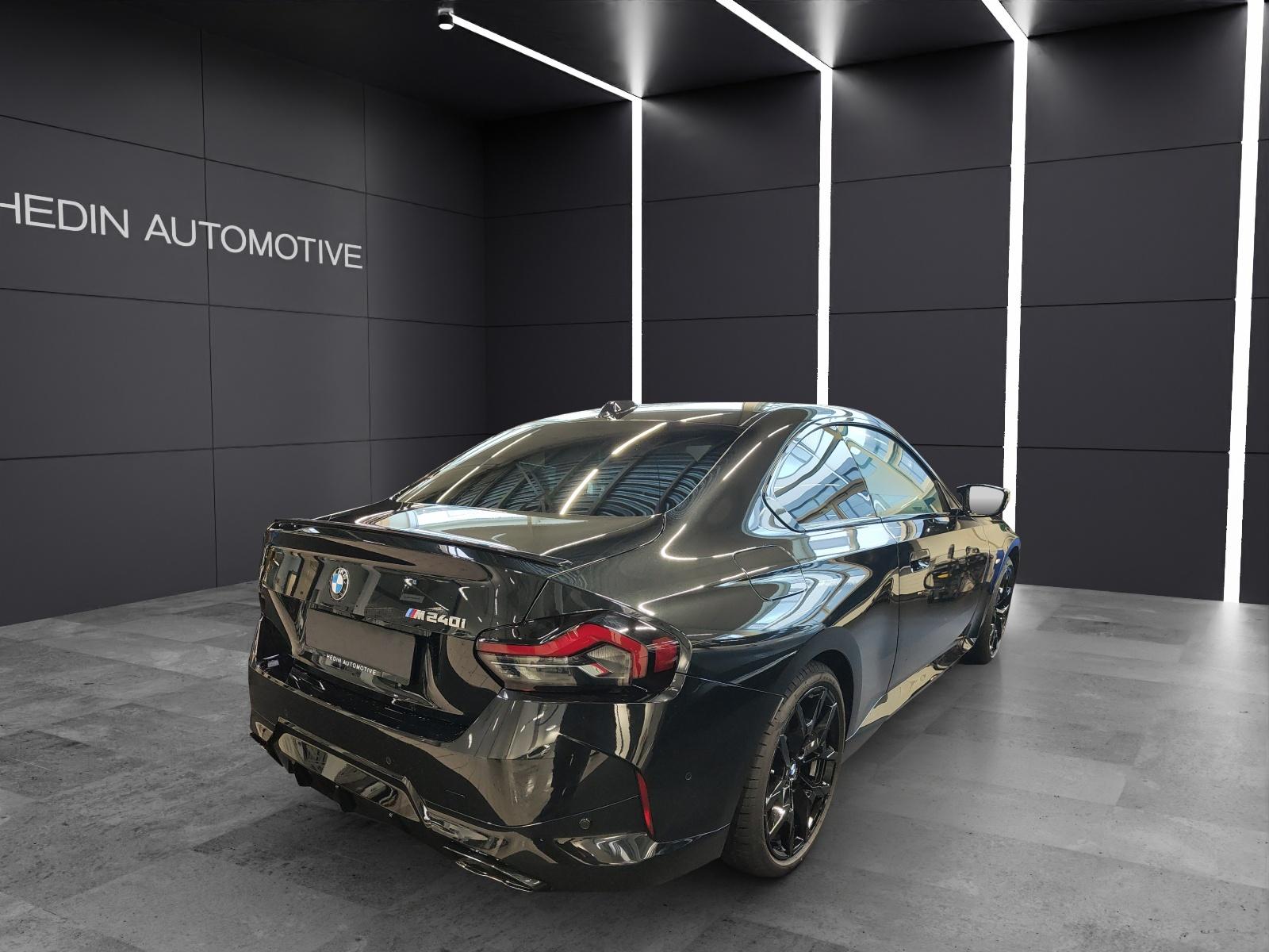 BMW M240i xDrive Coupé-image-17