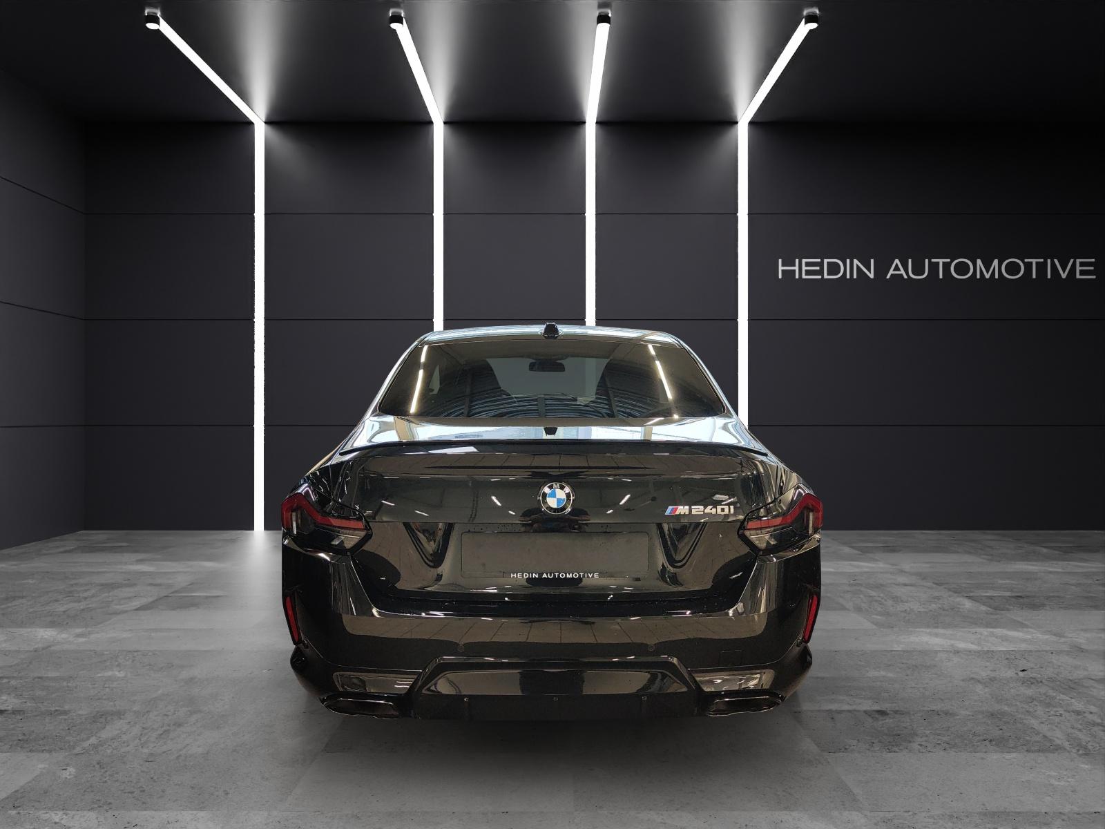 BMW M240i xDrive Coupé-image-11