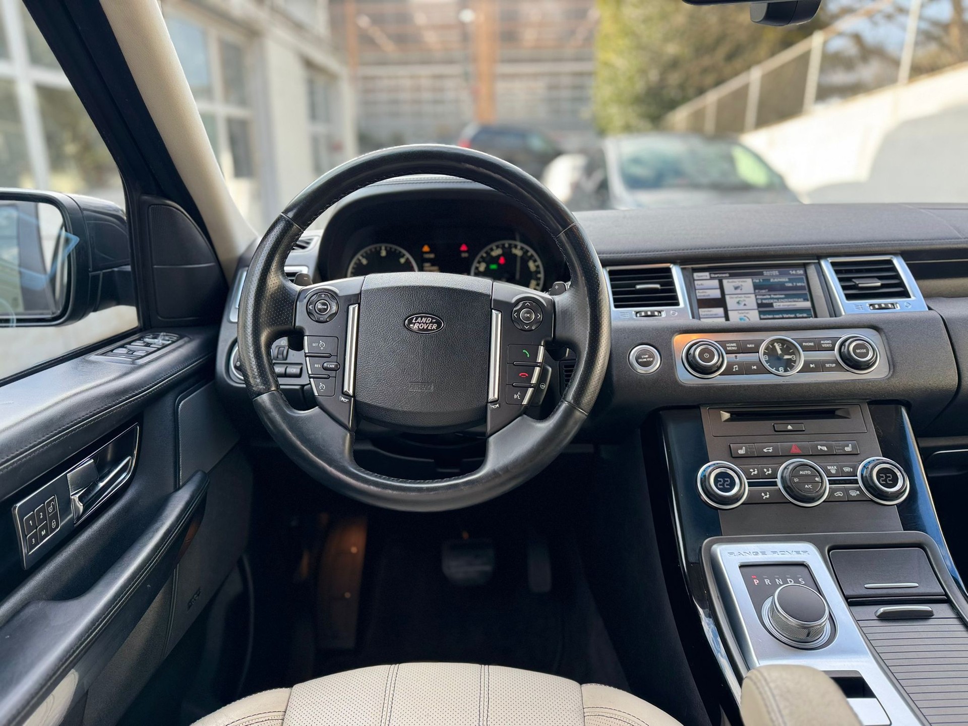 LAND ROVER Range Rover Sport 3.0 TDV6 HSE Automatic-image-11