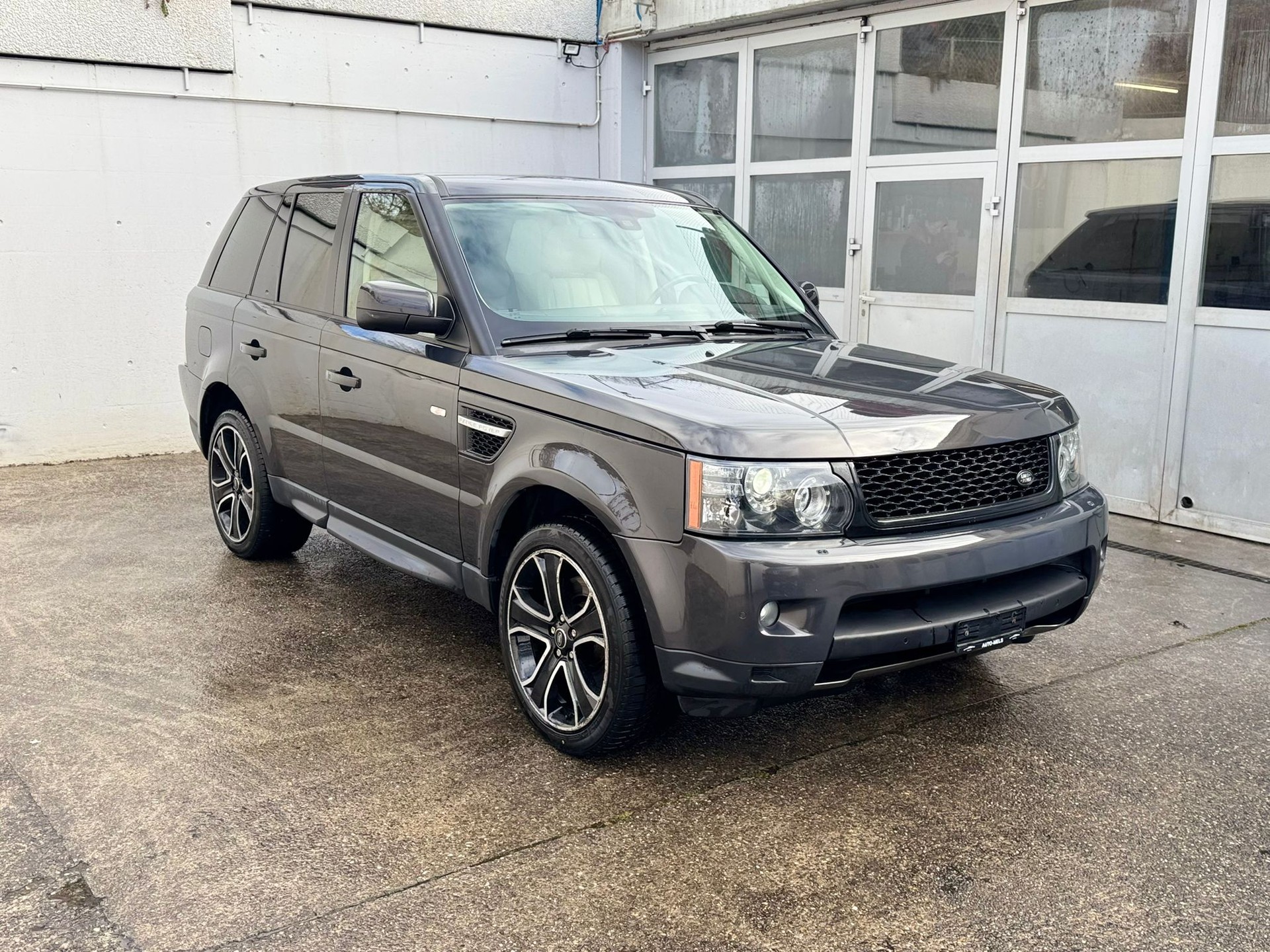 LAND ROVER Range Rover Sport 3.0 TDV6 HSE Automatic-image-4