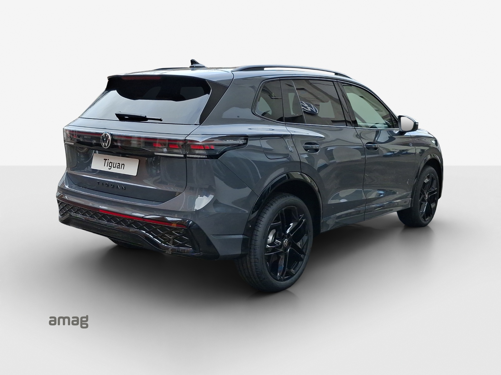 VW Tiguan 2.0 TSI DSG R-Line 4Motion-image-4