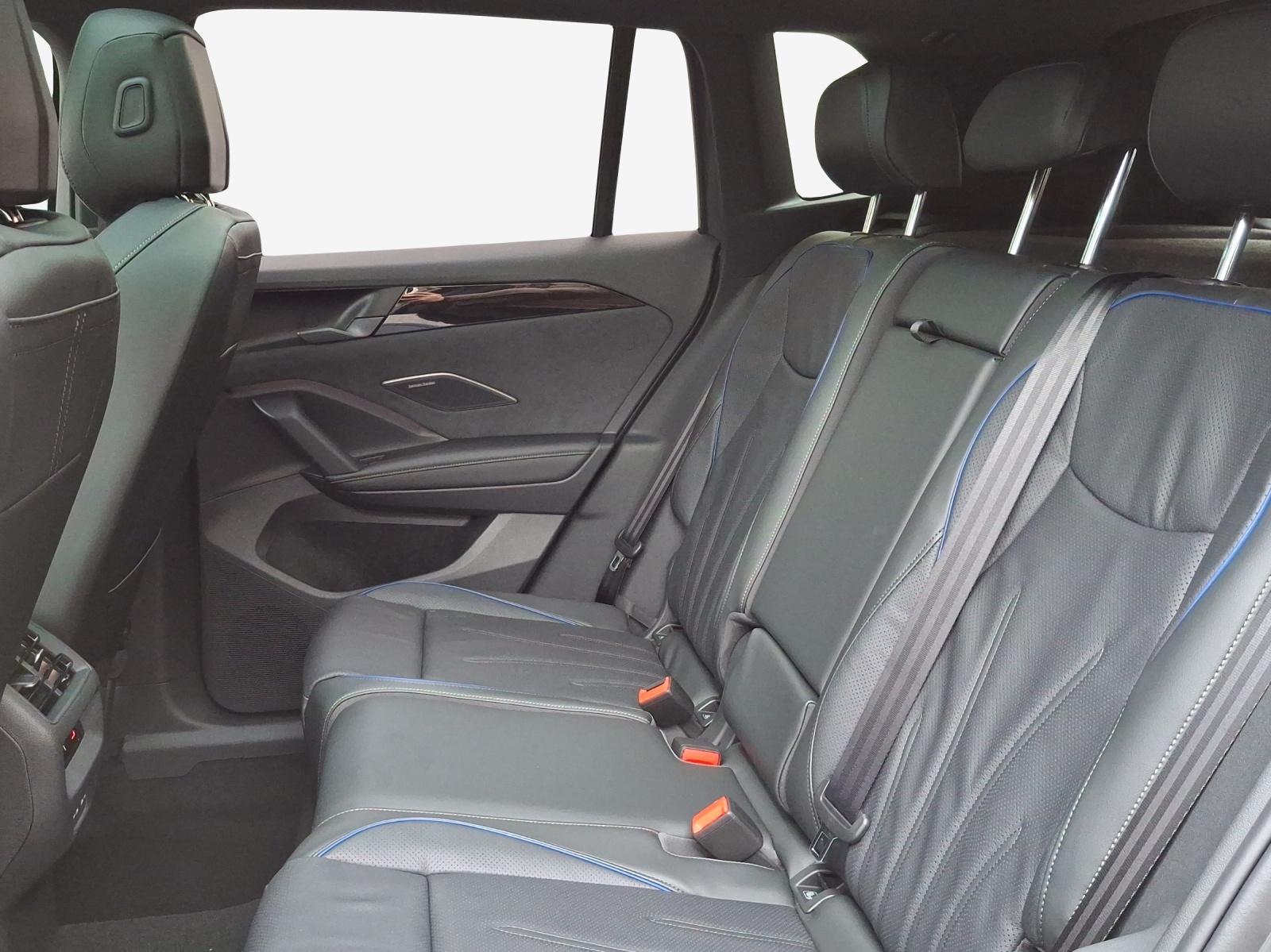 VW Tiguan 2.0 TSI DSG R-Line 4Motion-image-11