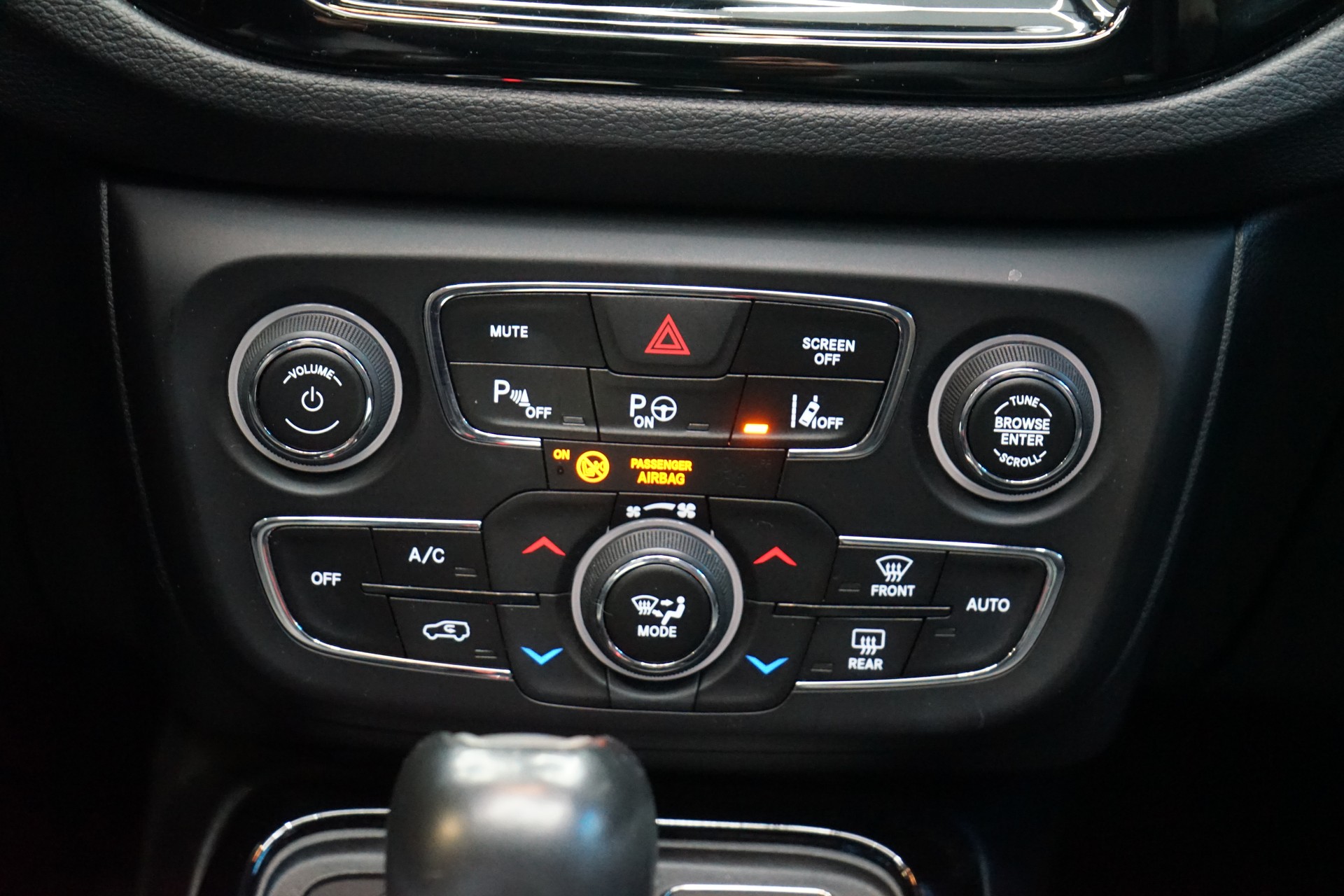 JEEP Compass 1.4 Turbo Limited AWD 9ATX-image-13