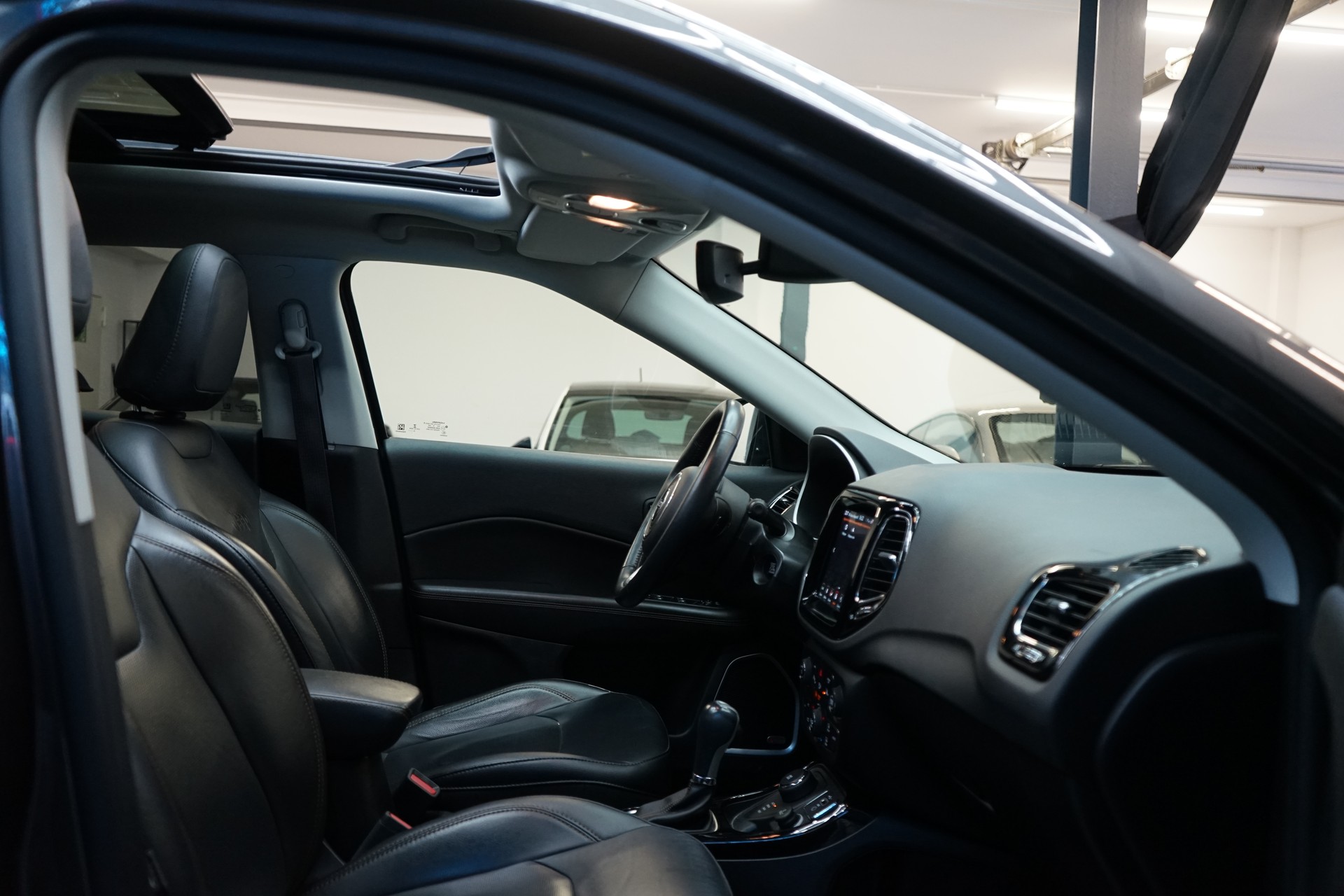 JEEP Compass 1.4 Turbo Limited AWD 9ATX-image-4