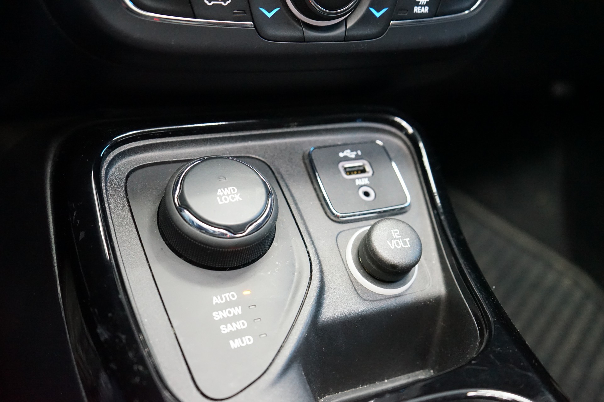 JEEP Compass 1.4 Turbo Limited AWD 9ATX-image-12